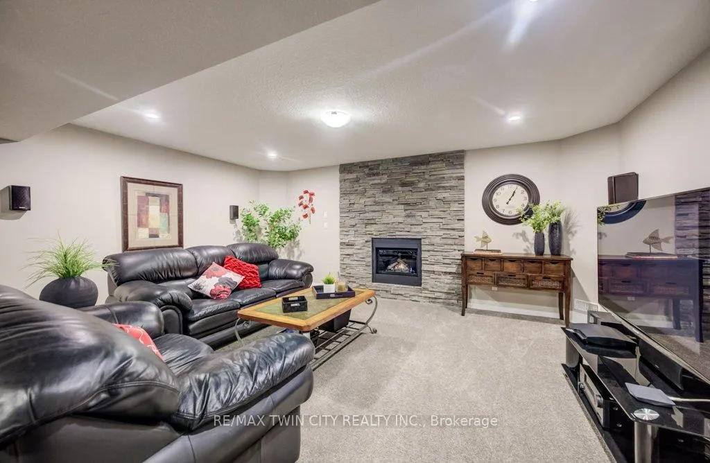 Photo 41 of 92 Kropf Drive, Wilmot — HOMEH