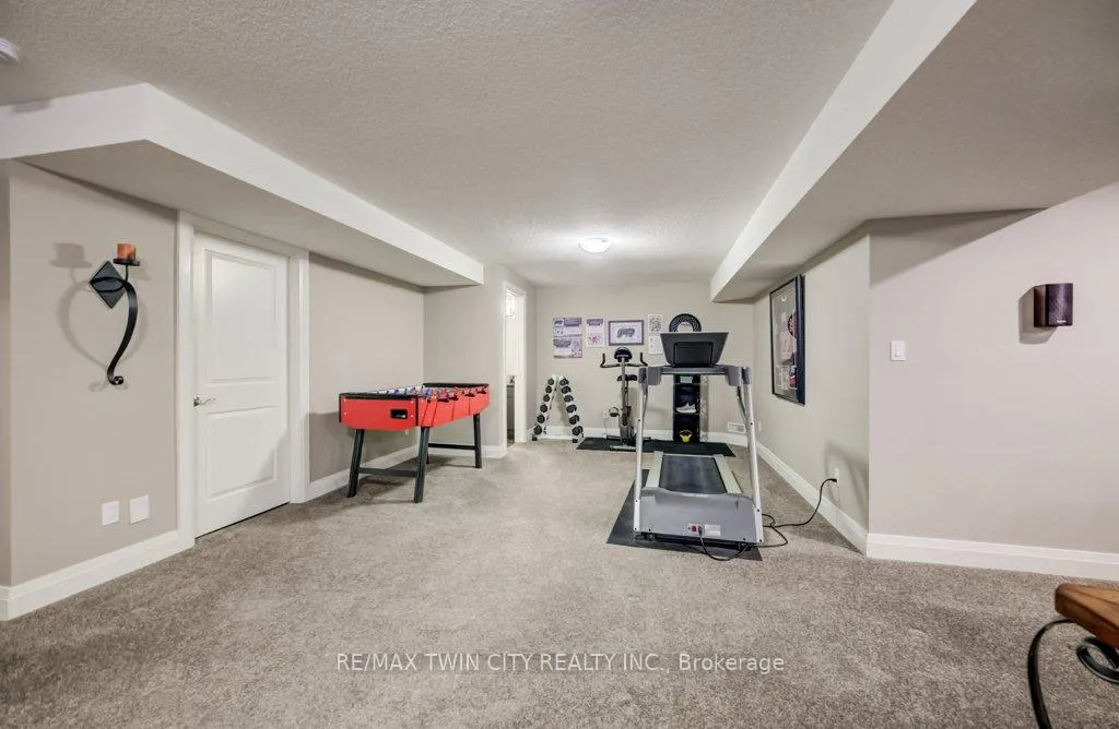 Photo 42 of 92 Kropf Drive, Wilmot — HOMEH