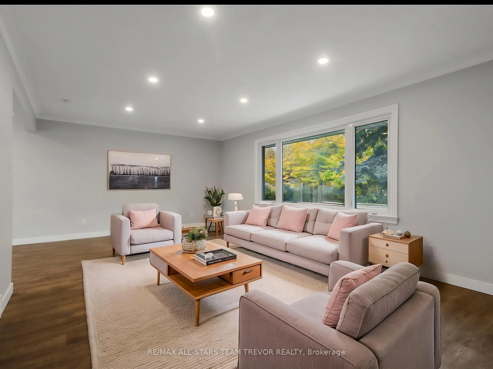 Photo 2 of 58 Queen Street, Georgina, Sutton & Jackson's Point — HOMEH