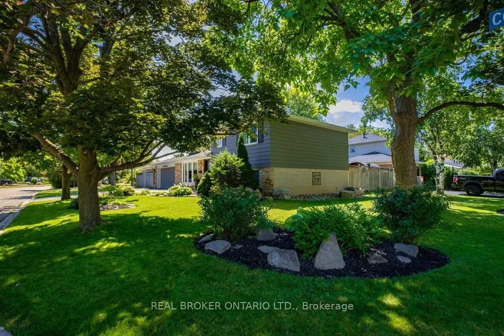 Photo 3 of 2 Core Crescent, Brampton, Brampton East — HOMEH