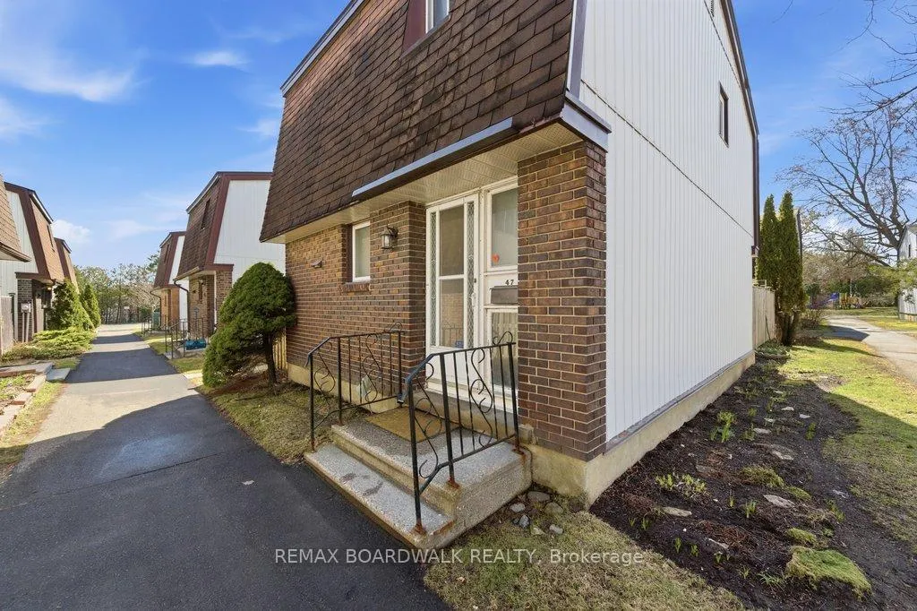 Front of Unit 47, 2210 Loyola Avenue