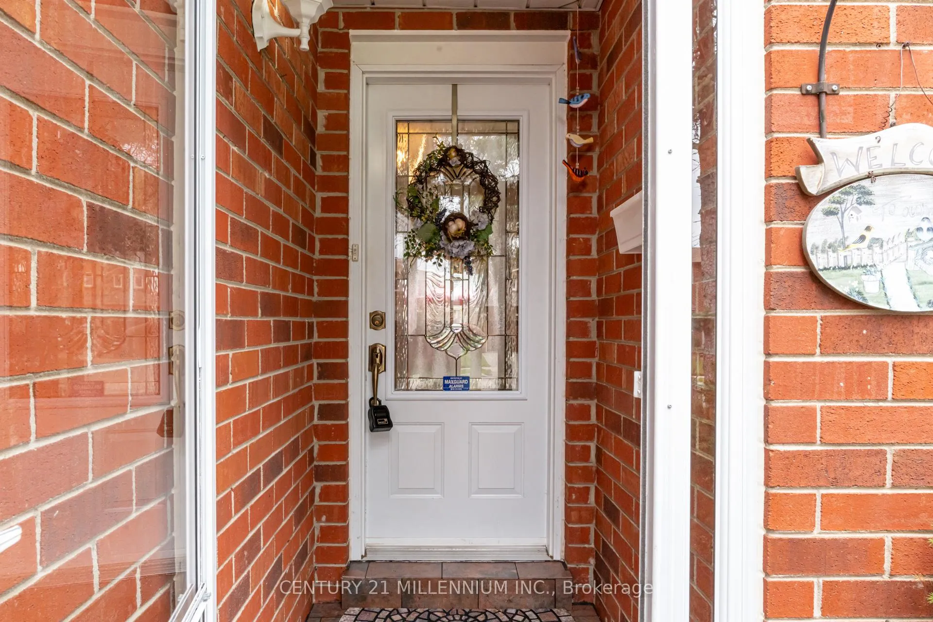 Photo 4 of 7 Oleander Crescent, Brampton, Heart Lake East — HOMEH