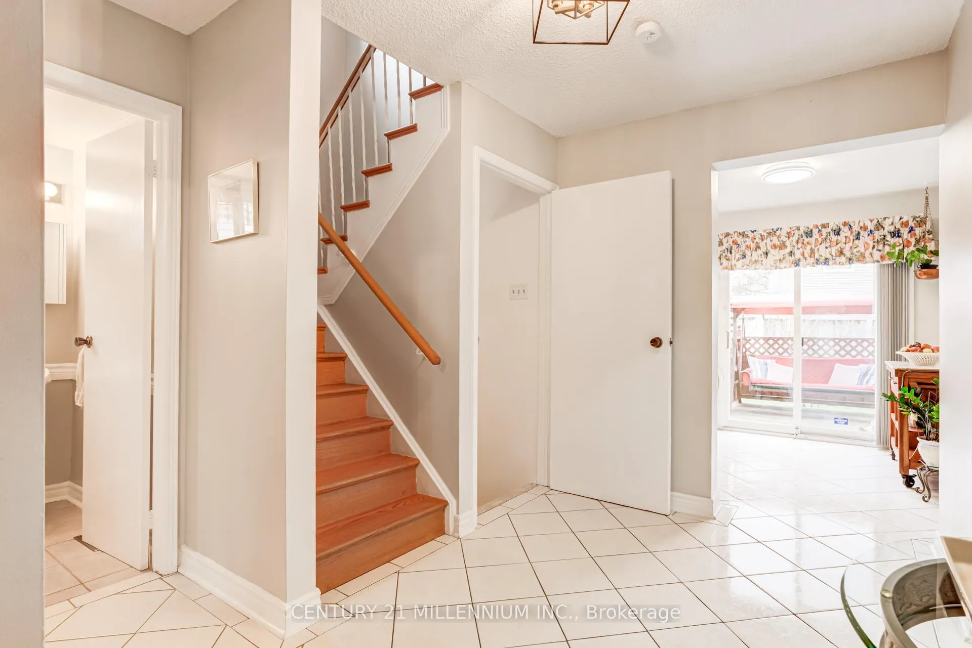Photo 6 of 7 Oleander Crescent, Brampton, Heart Lake East — HOMEH