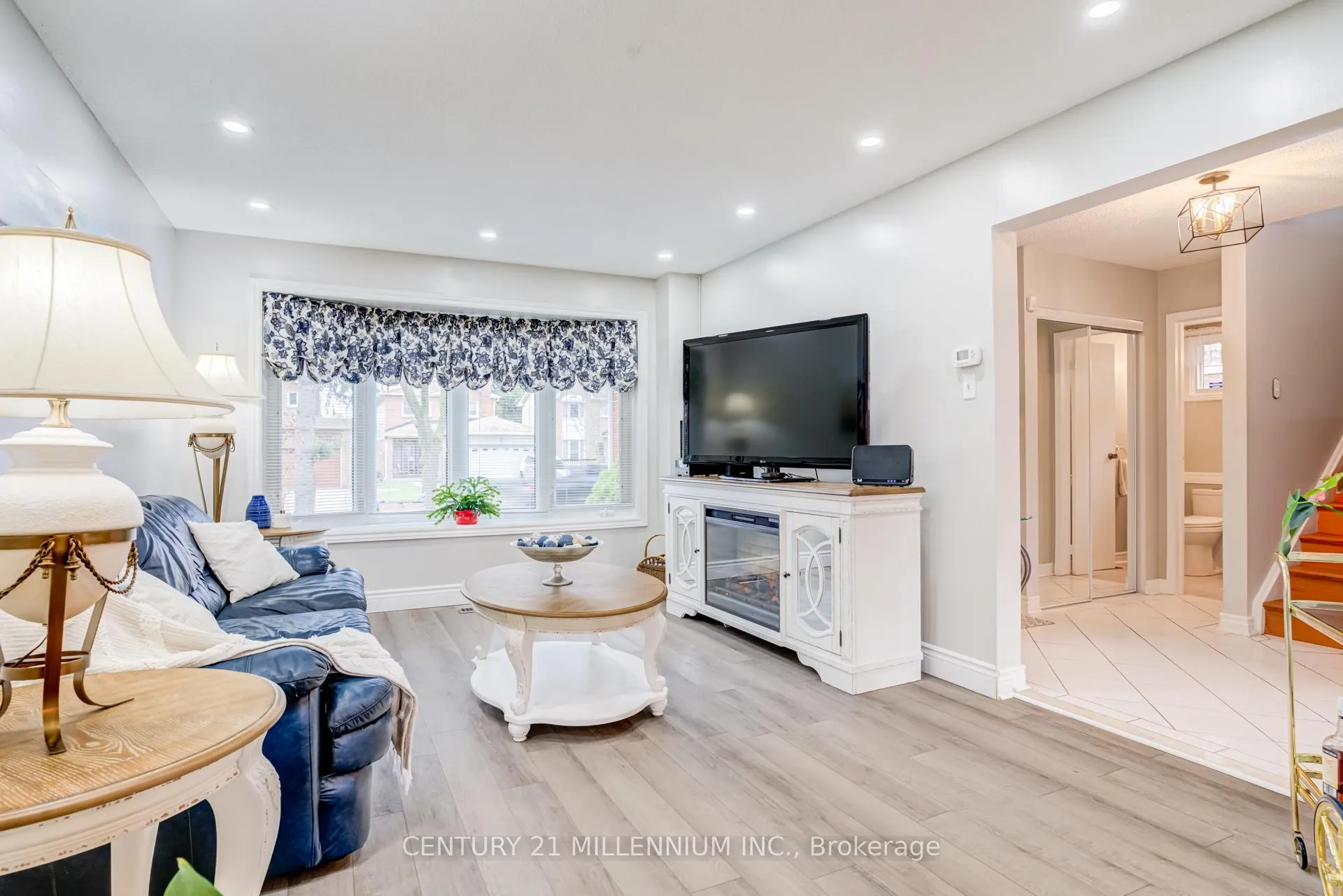 Photo 8 of 7 Oleander Crescent, Brampton, Heart Lake East — HOMEH