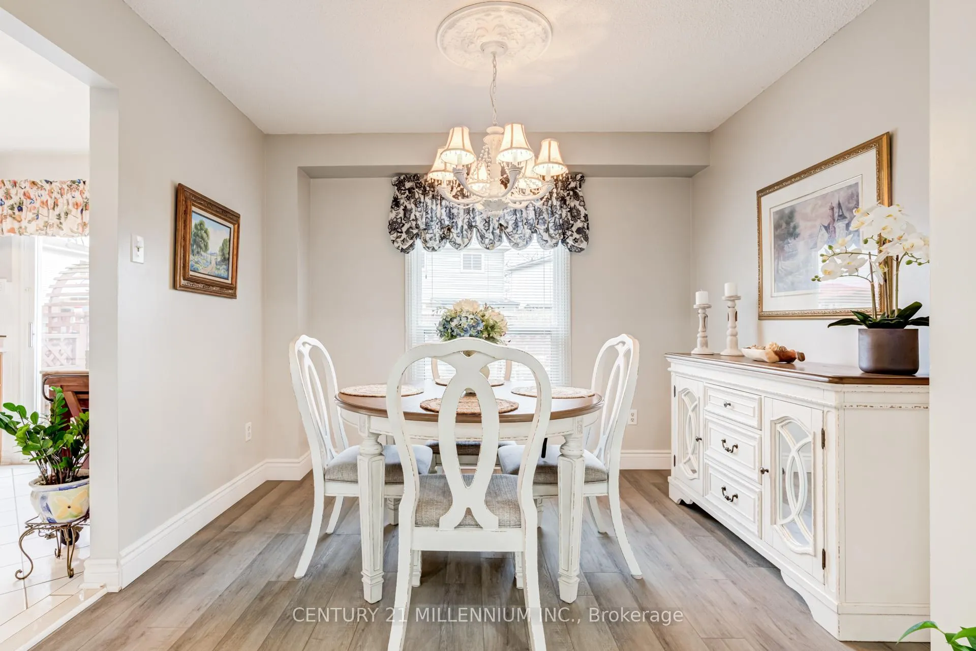 Photo 10 of 7 Oleander Crescent, Brampton, Heart Lake East — HOMEH