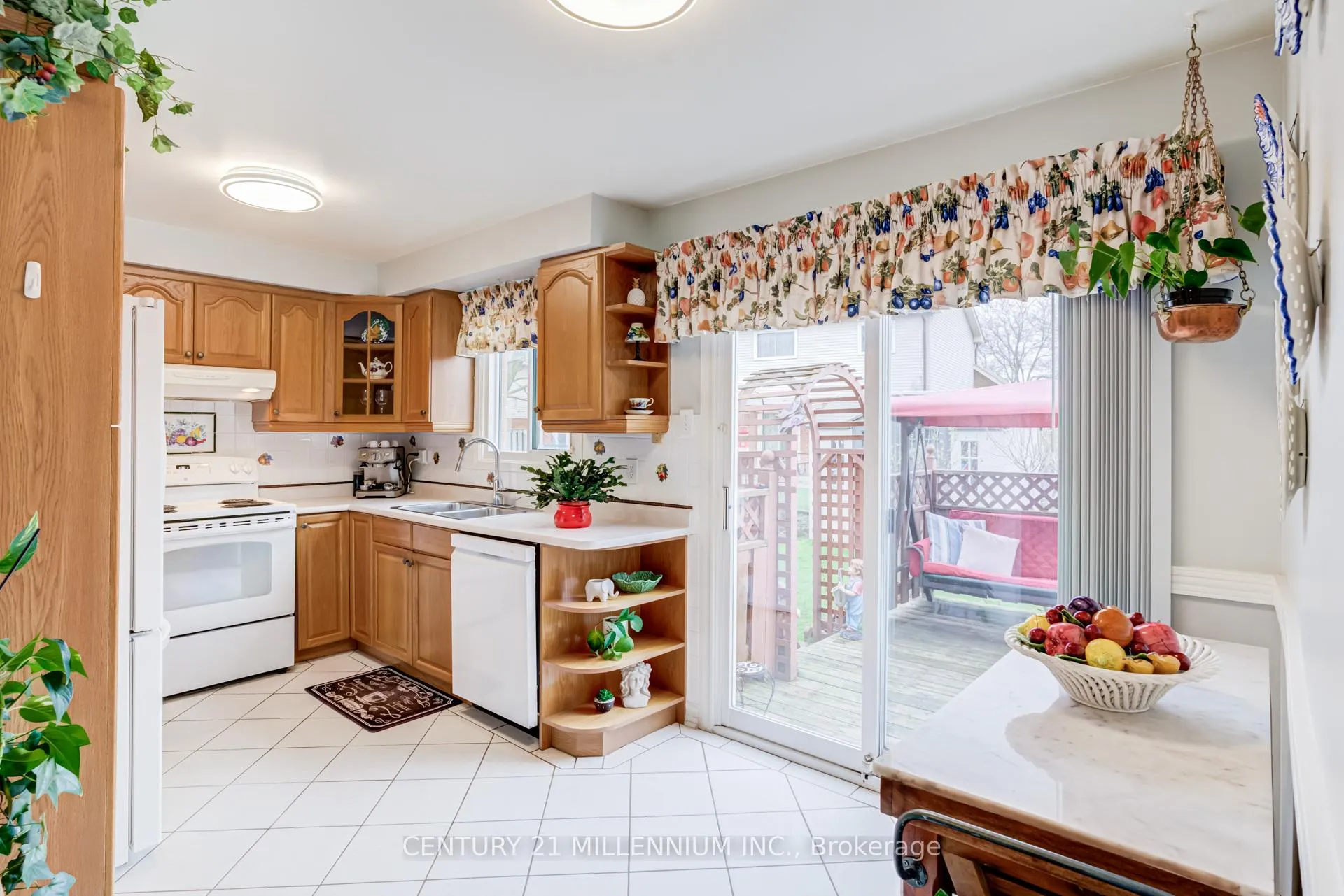 Photo 11 of 7 Oleander Crescent, Brampton, Heart Lake East — HOMEH