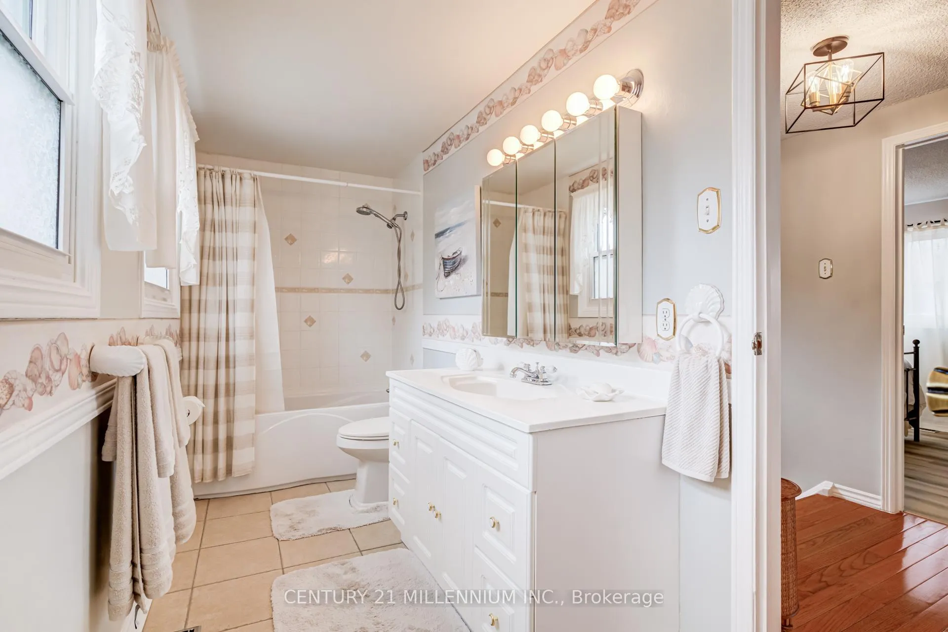 Photo 18 of 7 Oleander Crescent, Brampton, Heart Lake East — HOMEH
