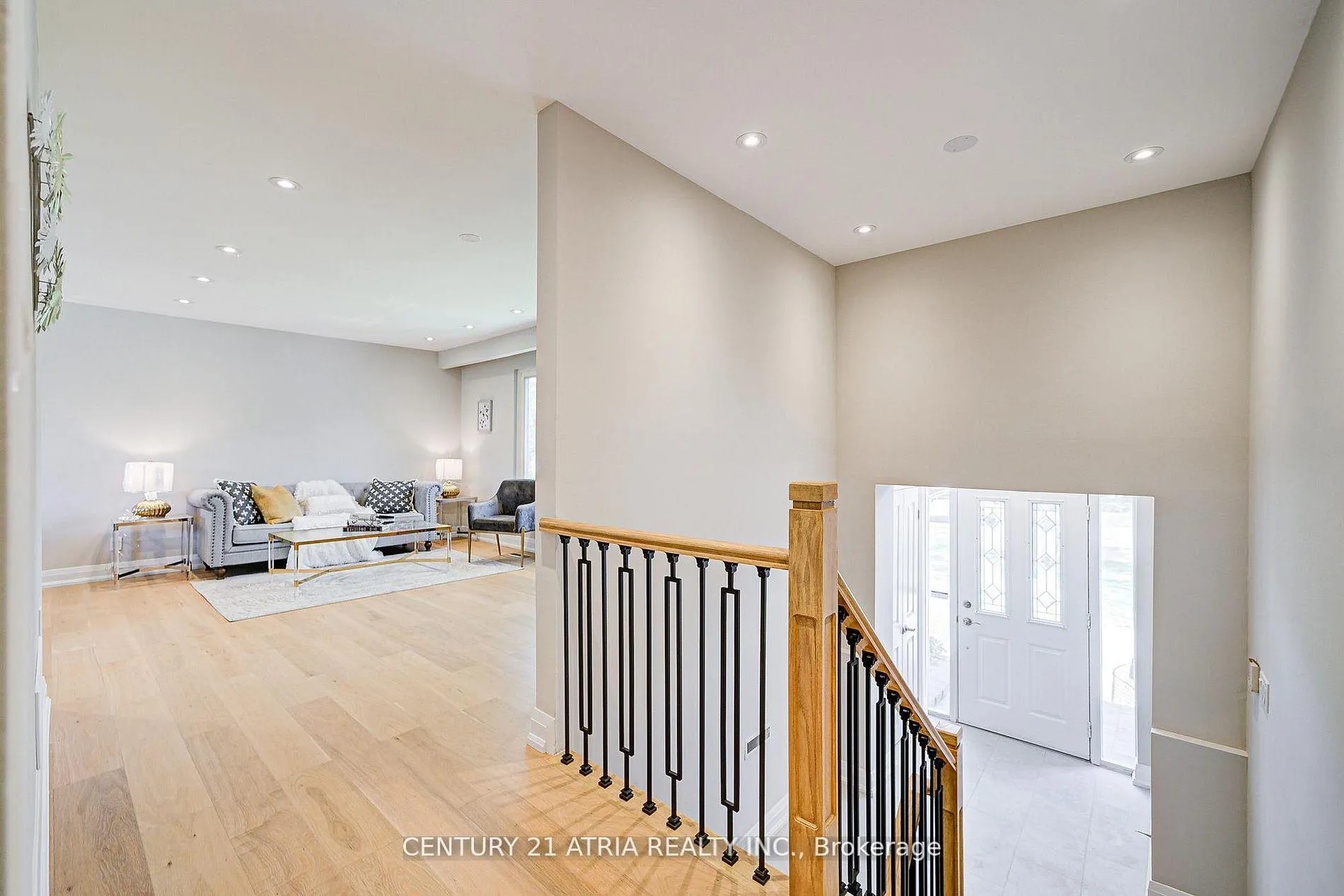 Photo 7 of 190 Romfield Circuit, Markham, Royal Orchard — HOMEH