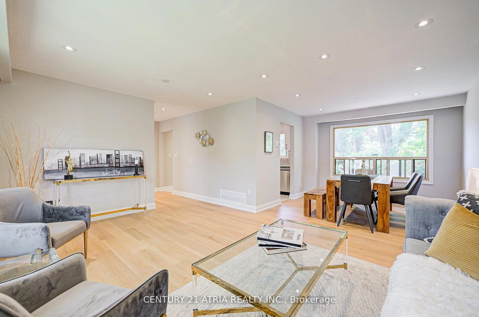 Photo 11 of 190 Romfield Circuit, Markham, Royal Orchard — HOMEH