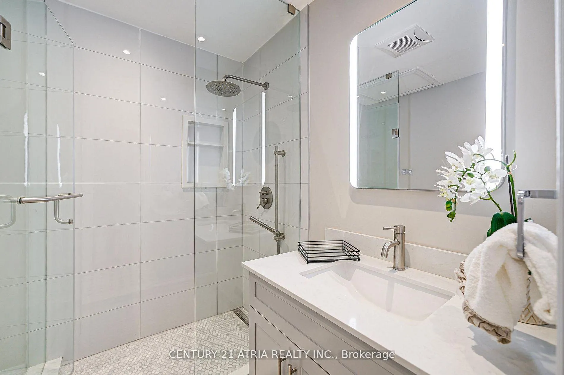 Photo 22 of 190 Romfield Circuit, Markham, Royal Orchard — HOMEH