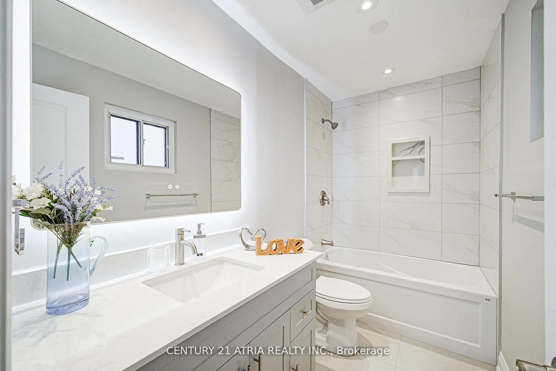 Photo 25 of 190 Romfield Circuit, Markham, Royal Orchard — HOMEH