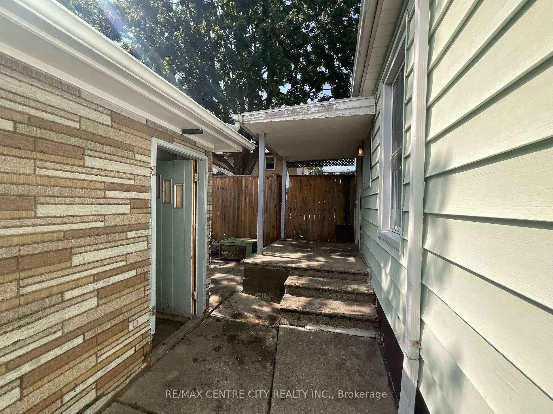 Photo 3 of 636 Assumption Street N, Windsor — HOMEH