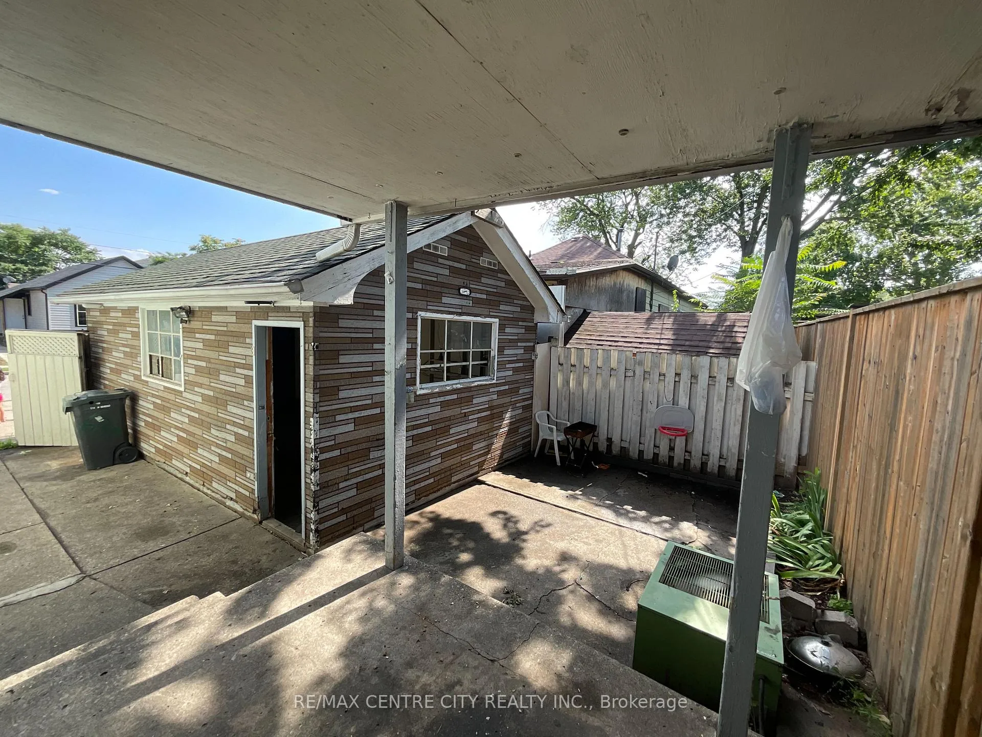 Photo 4 of 636 Assumption Street N, Windsor — HOMEH