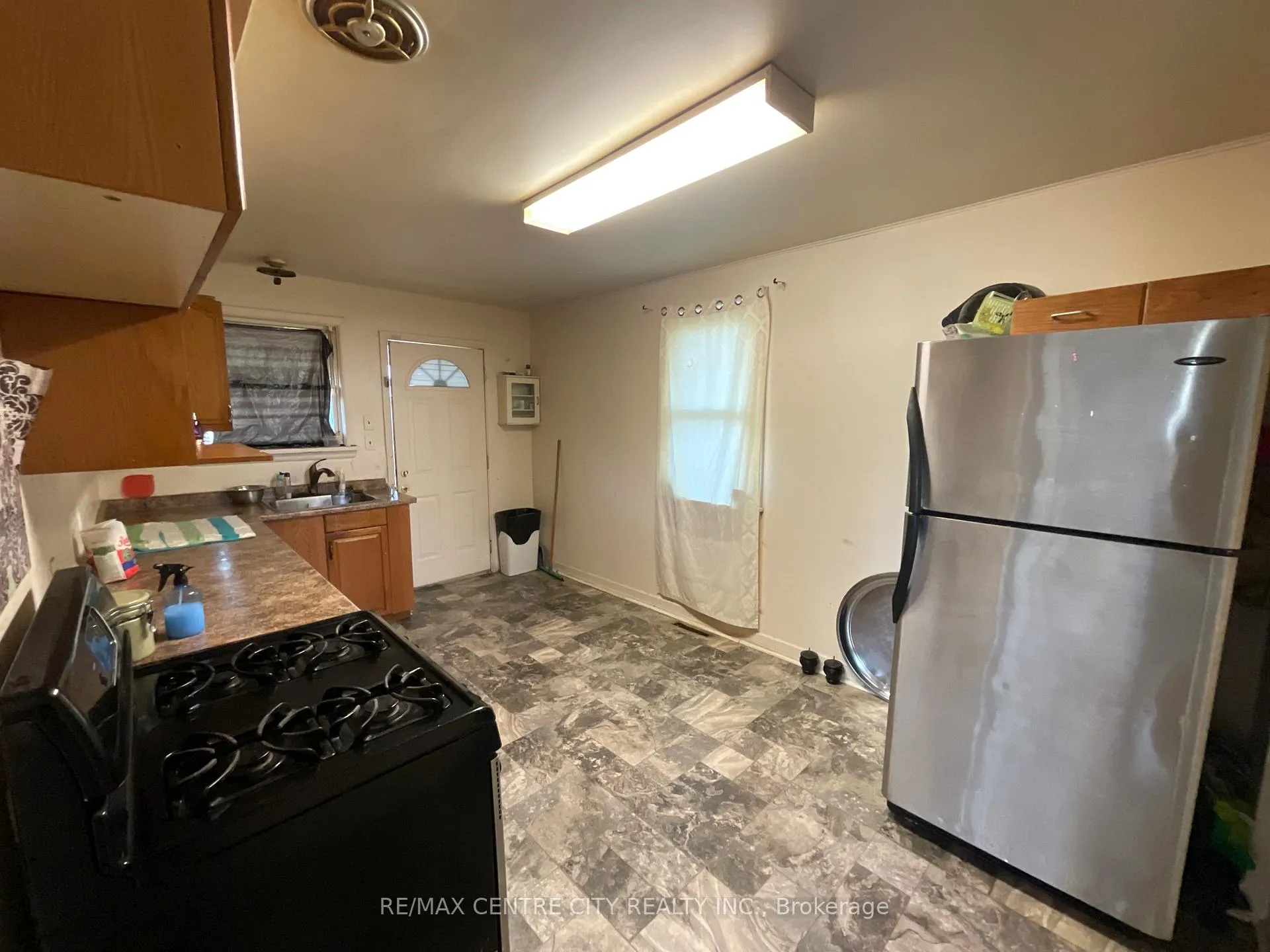 Photo 8 of 636 Assumption Street N, Windsor — HOMEH
