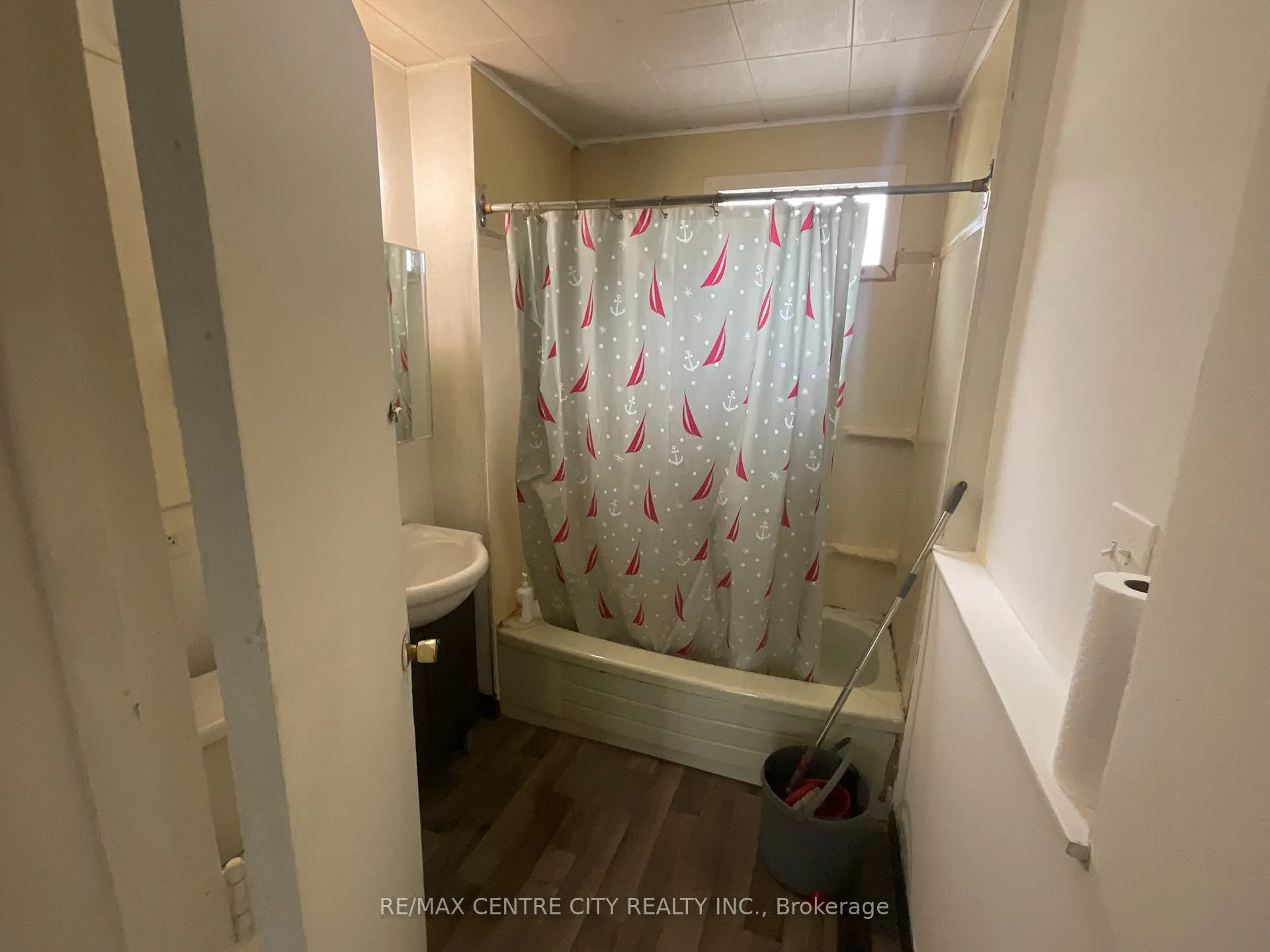 Photo 31 of 636 Assumption Street N, Windsor — HOMEH