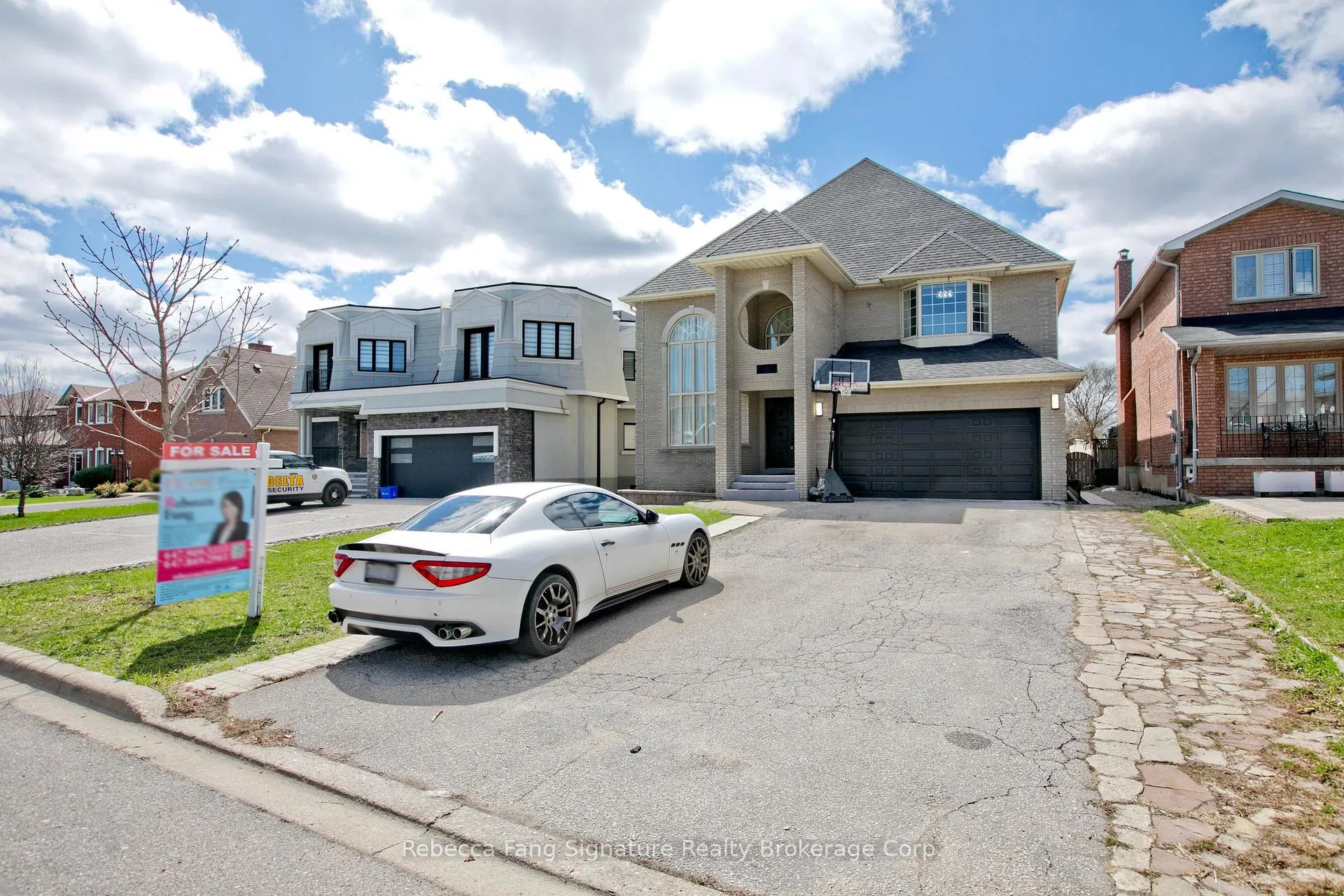 Front of 76 Oakdale Road