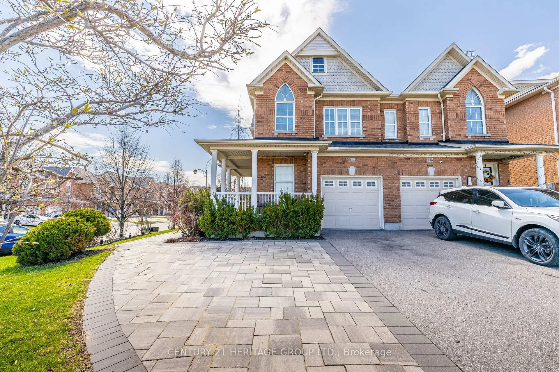 Front of 117 Four Seasons Crescent