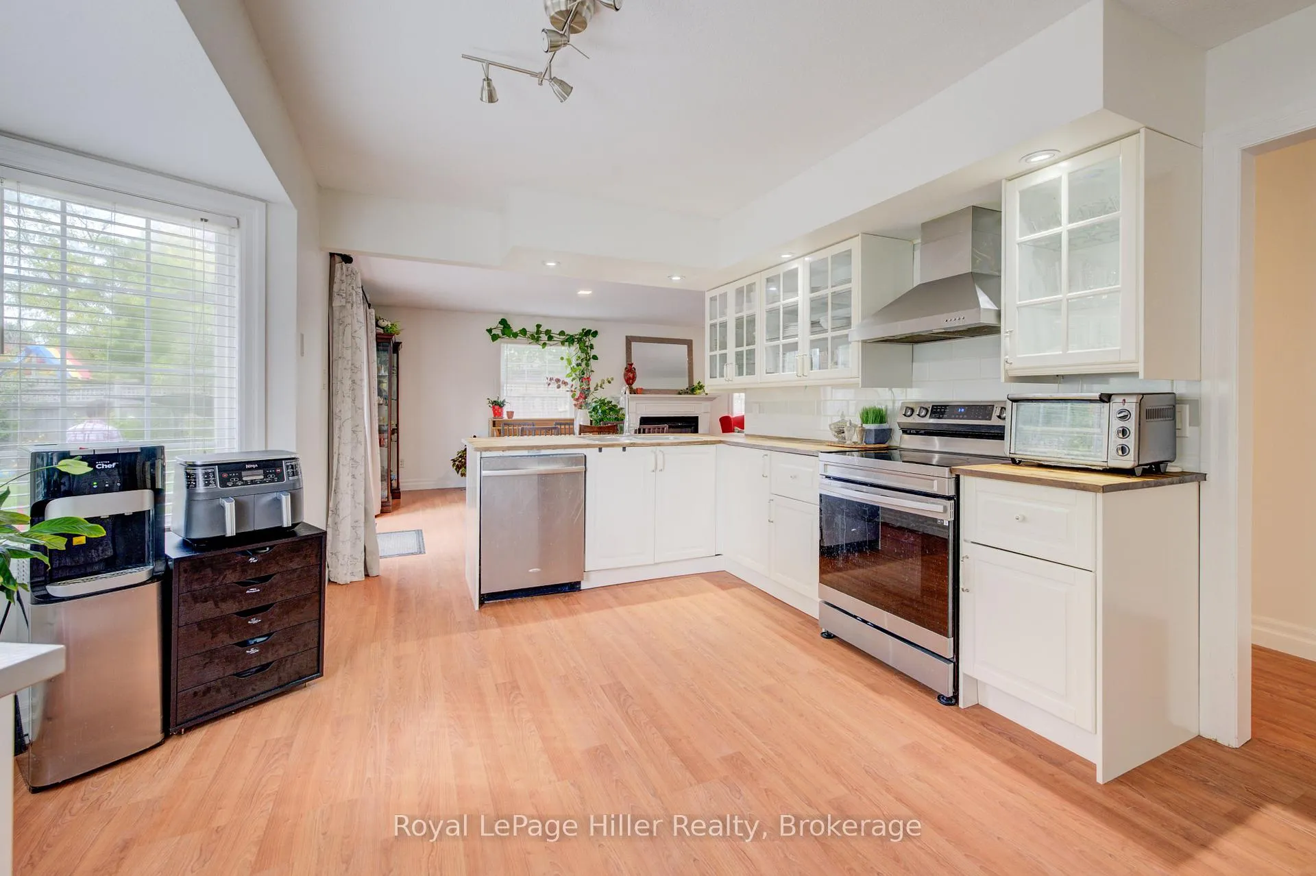 Photo 8 of 34 Eagle Drive, Stratford — HOMEH
