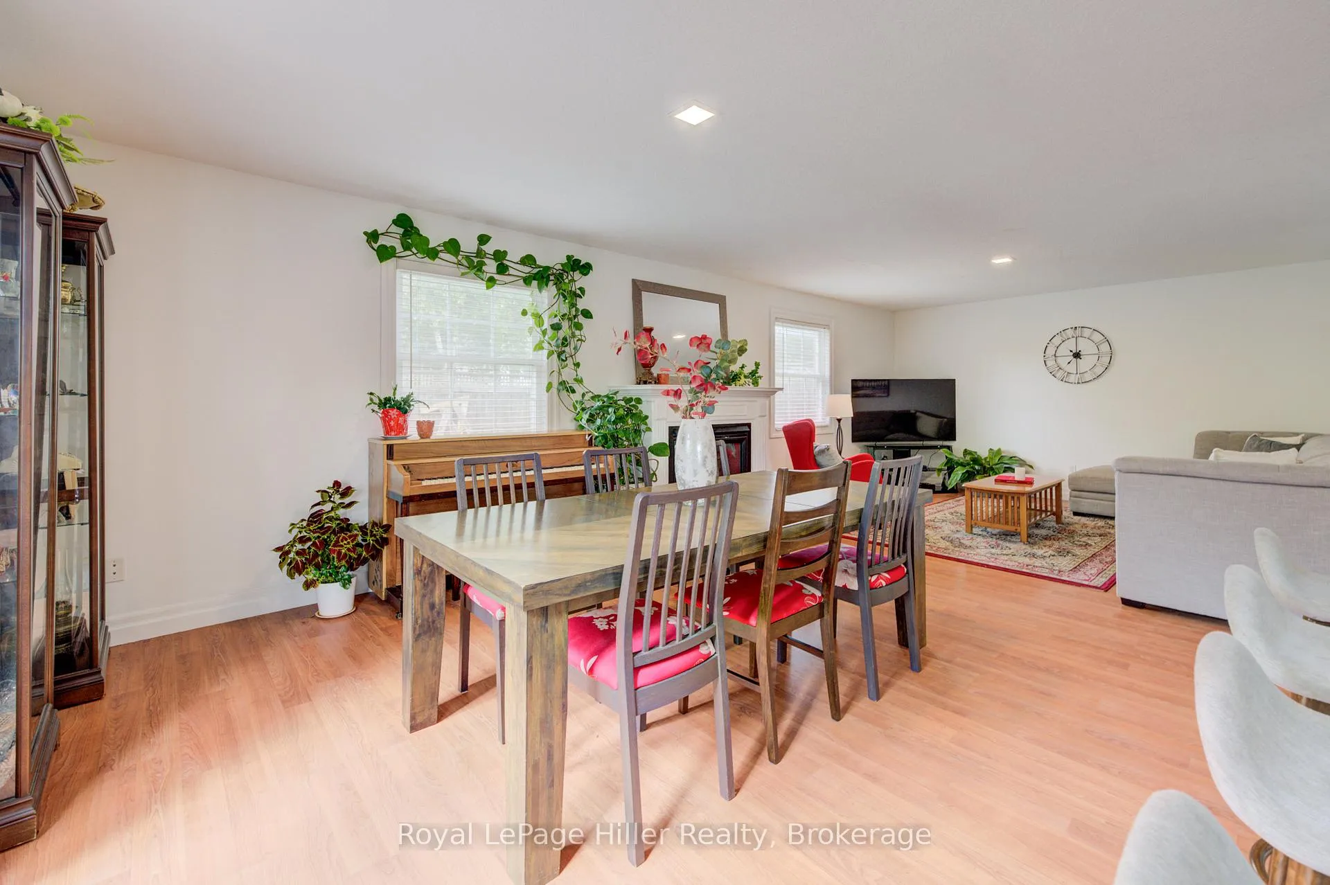 Photo 12 of 34 Eagle Drive, Stratford — HOMEH