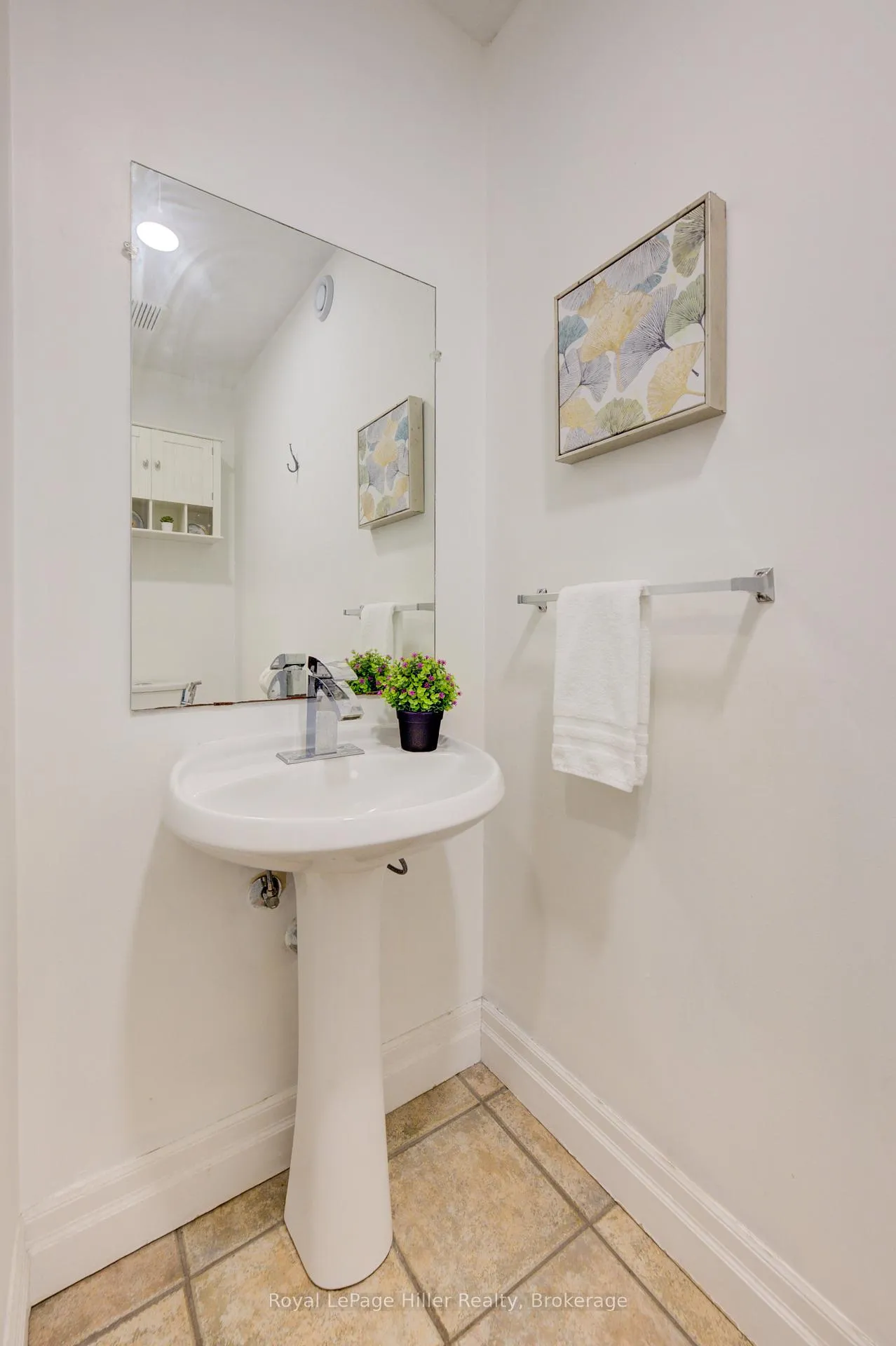 Photo 19 of 34 Eagle Drive, Stratford — HOMEH