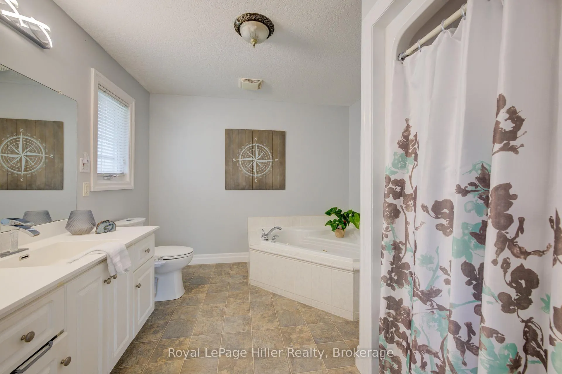 Photo 23 of 34 Eagle Drive, Stratford — HOMEH