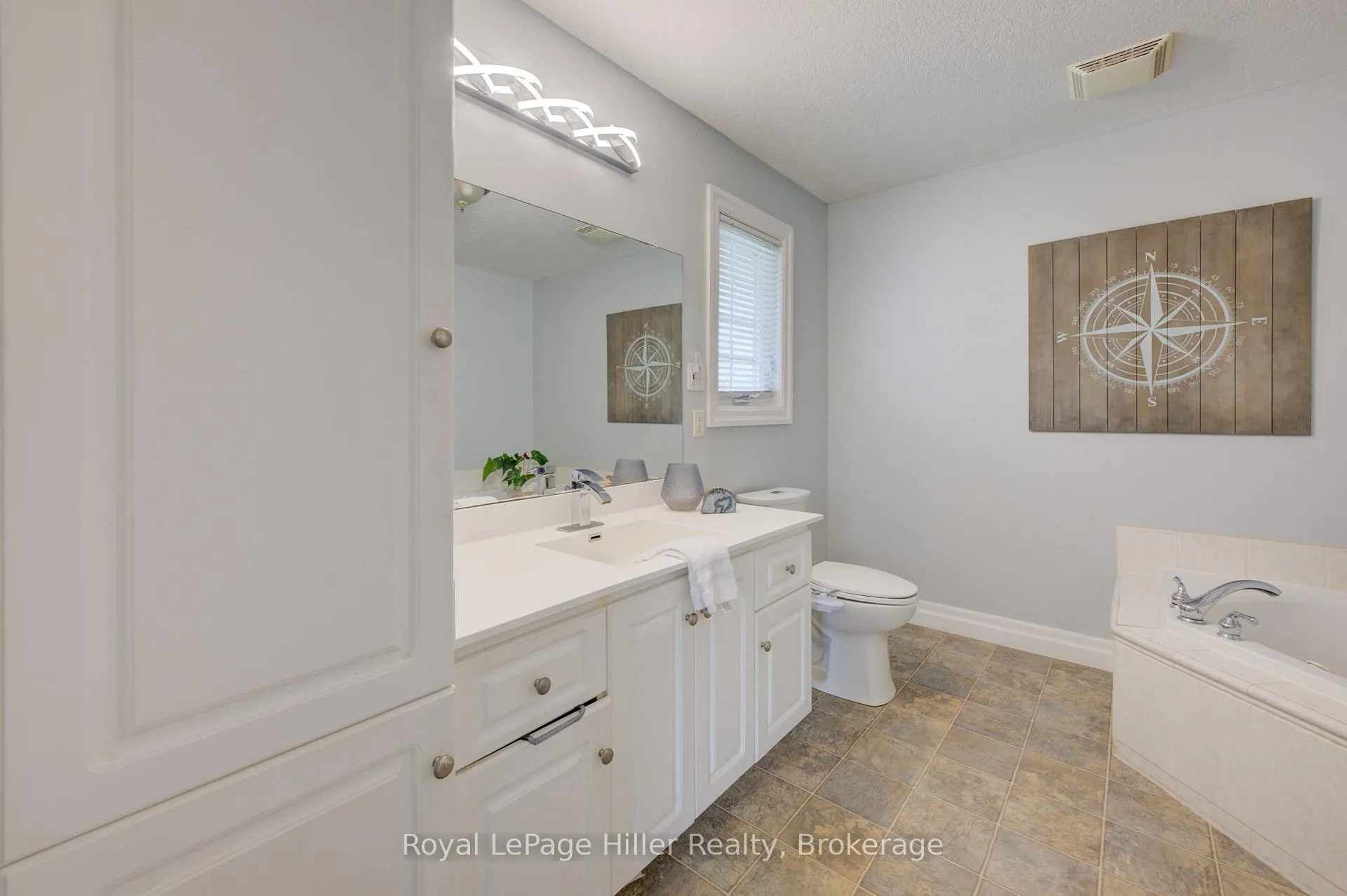 Photo 24 of 34 Eagle Drive, Stratford — HOMEH
