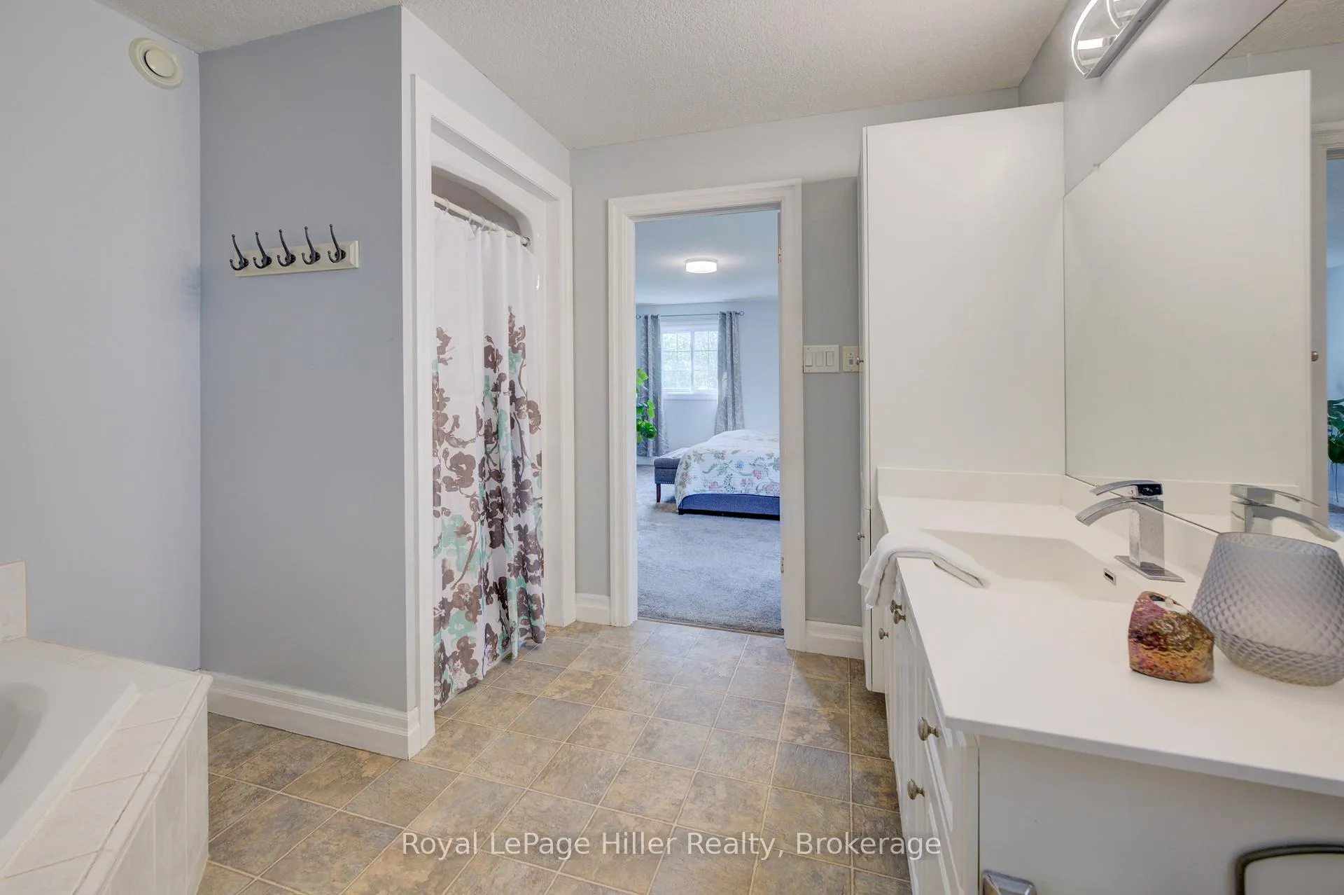 Photo 26 of 34 Eagle Drive, Stratford — HOMEH