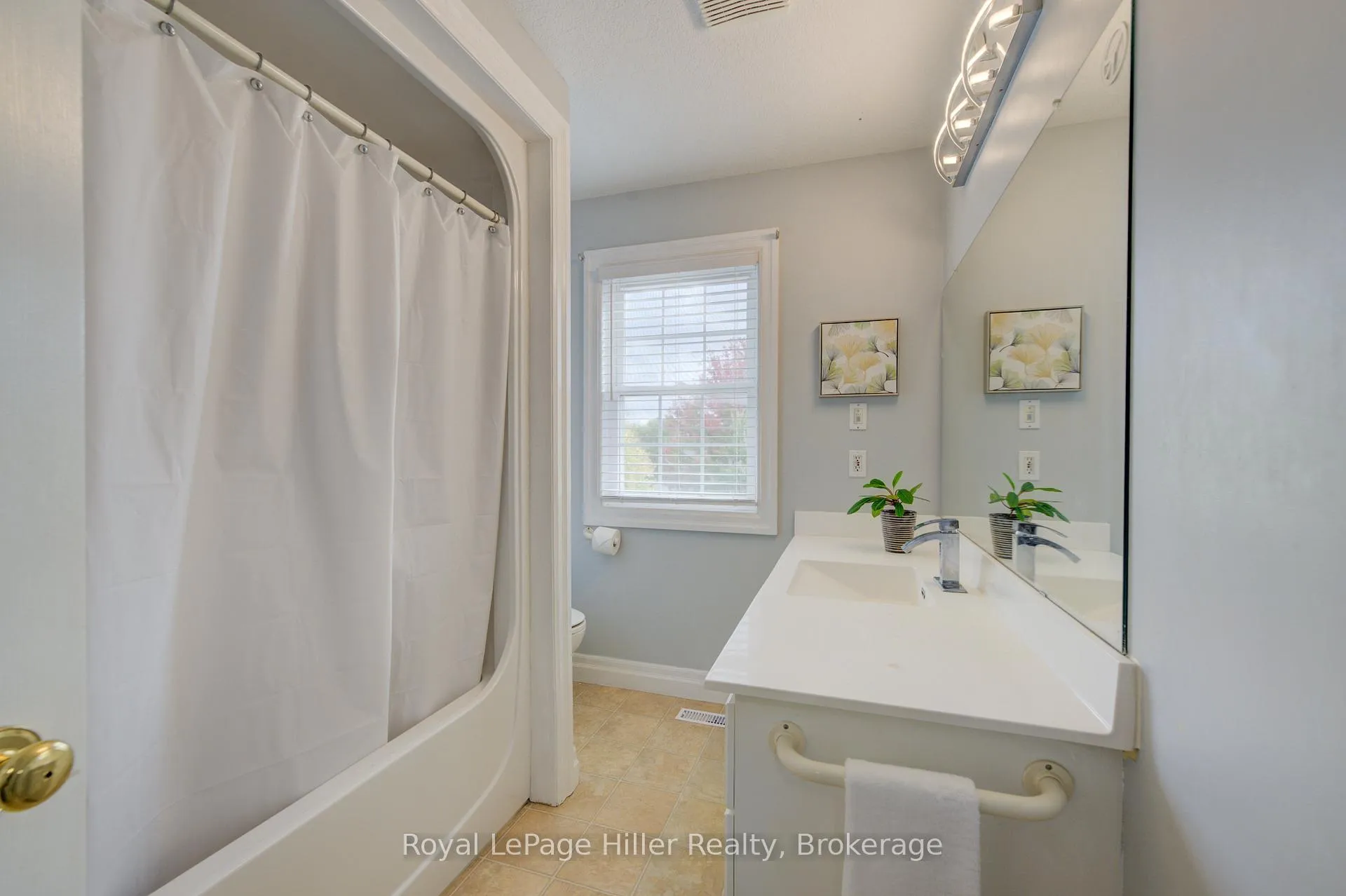 Photo 30 of 34 Eagle Drive, Stratford — HOMEH