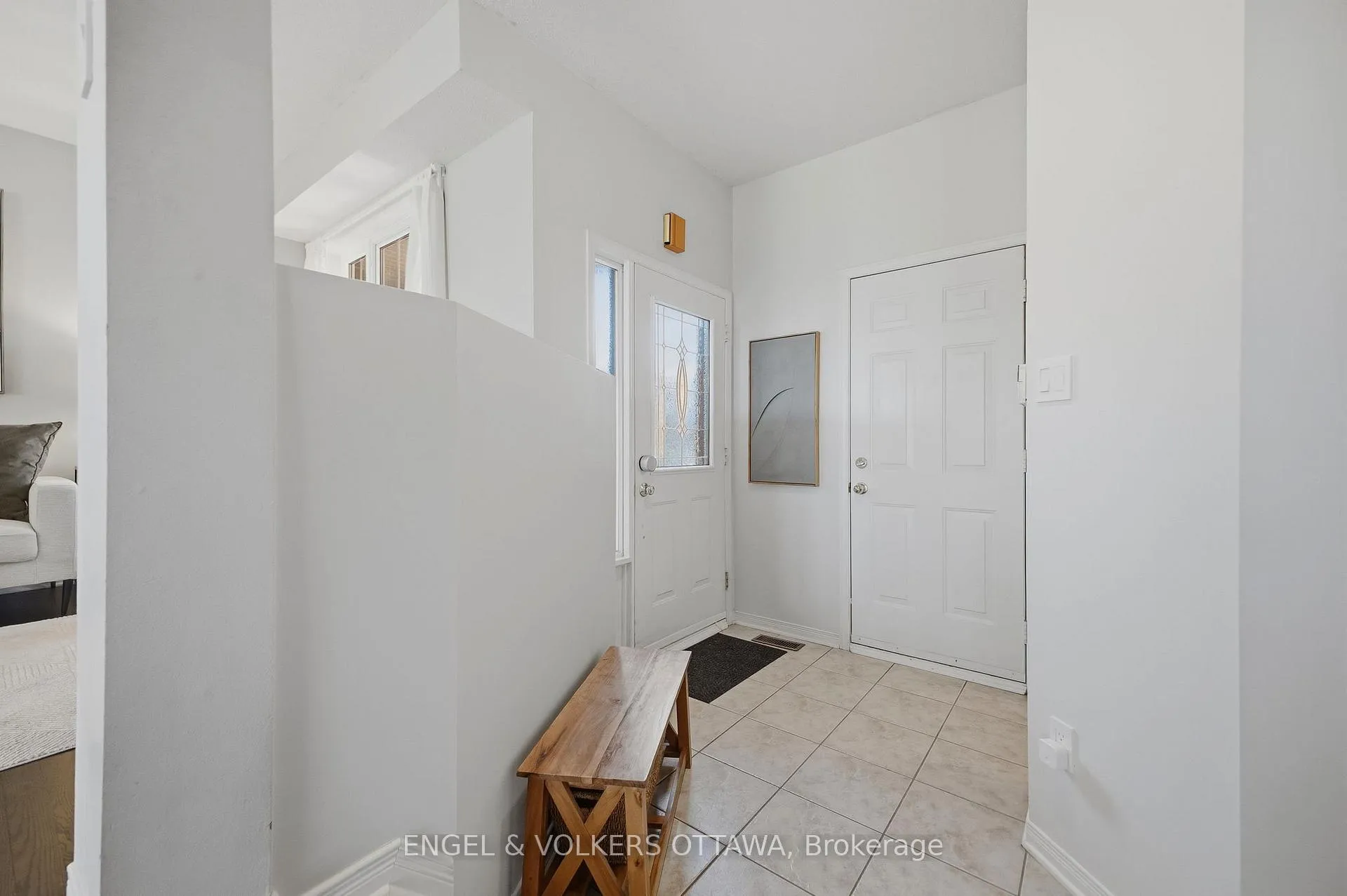 Photo 3 of 50 Carwood Circle, Ottawa, Carson Meadows — HOMEH