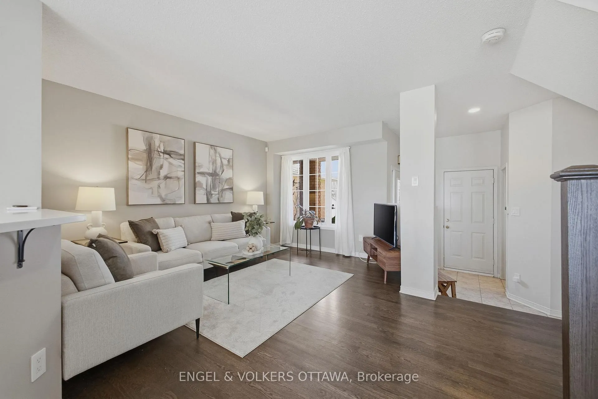 Photo 5 of 50 Carwood Circle, Ottawa, Carson Meadows — HOMEH