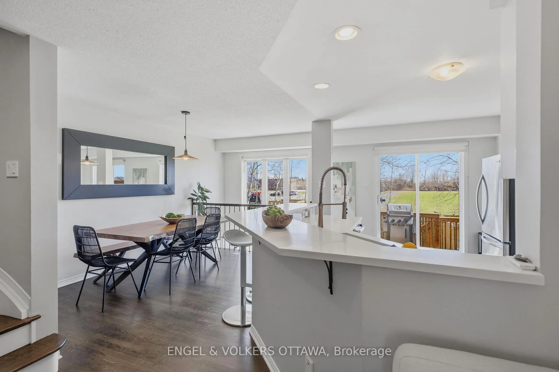 Photo 8 of 50 Carwood Circle, Ottawa, Carson Meadows — HOMEH