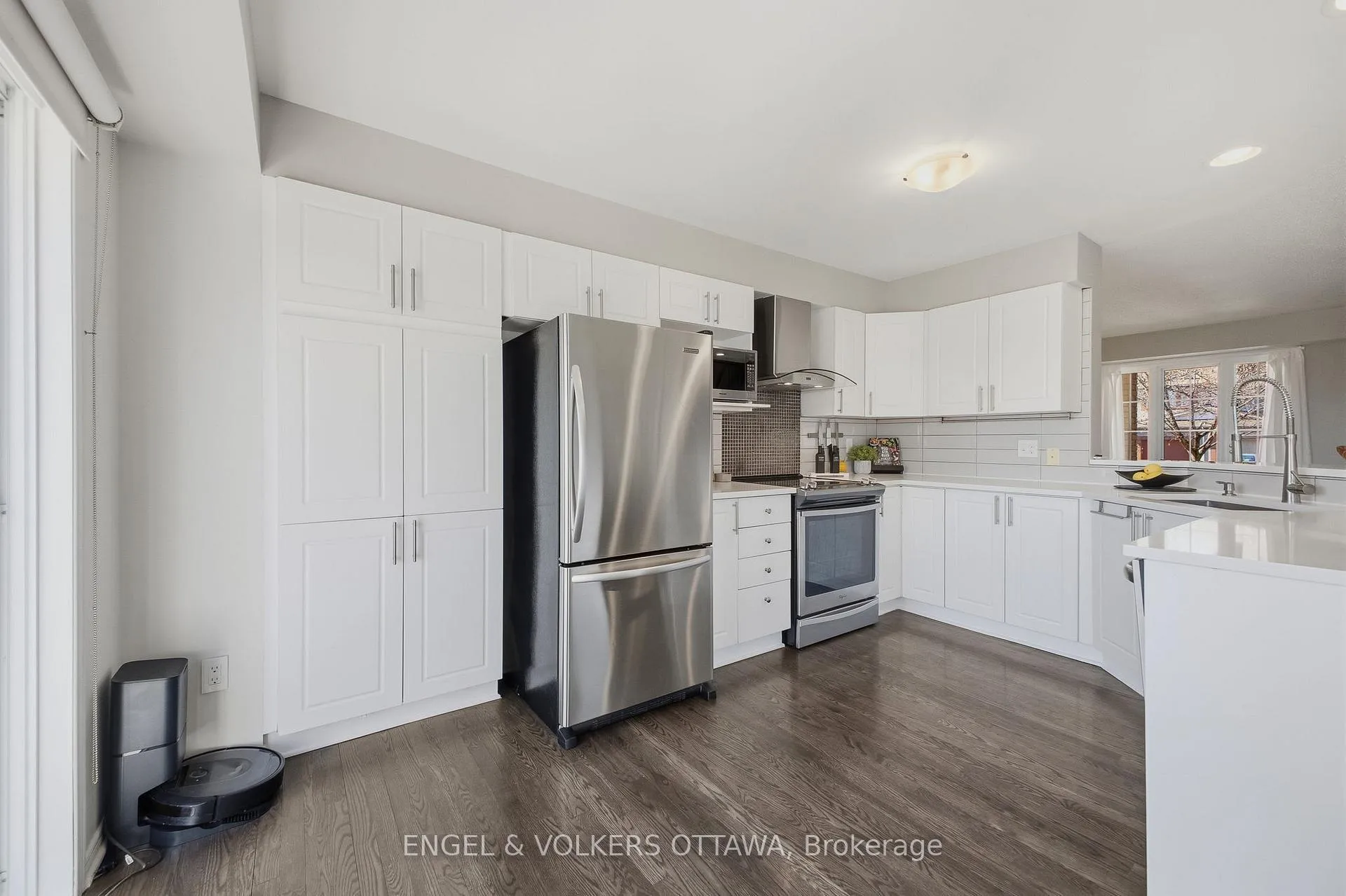 Photo 13 of 50 Carwood Circle, Ottawa, Carson Meadows — HOMEH