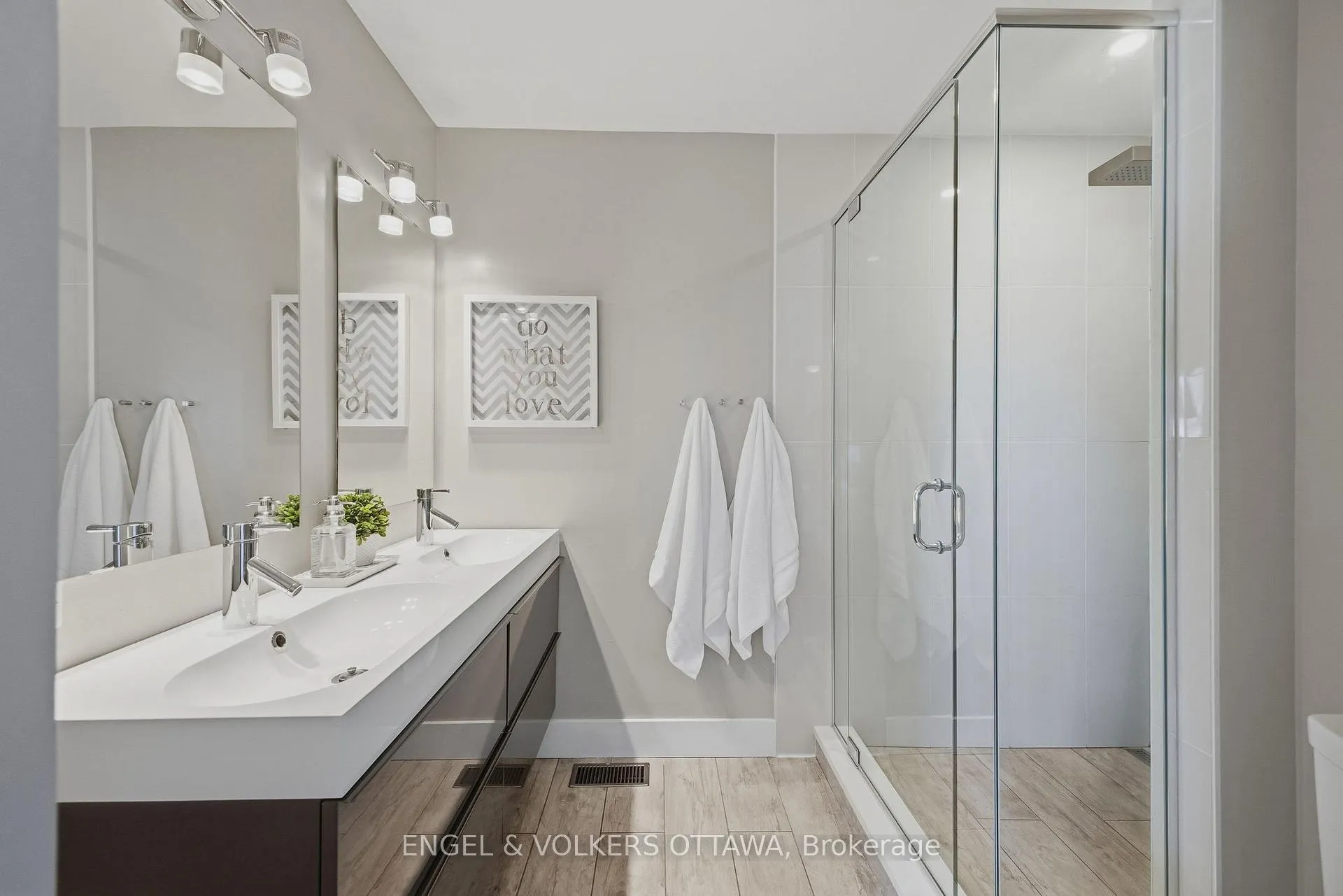 Photo 21 of 50 Carwood Circle, Ottawa, Carson Meadows — HOMEH