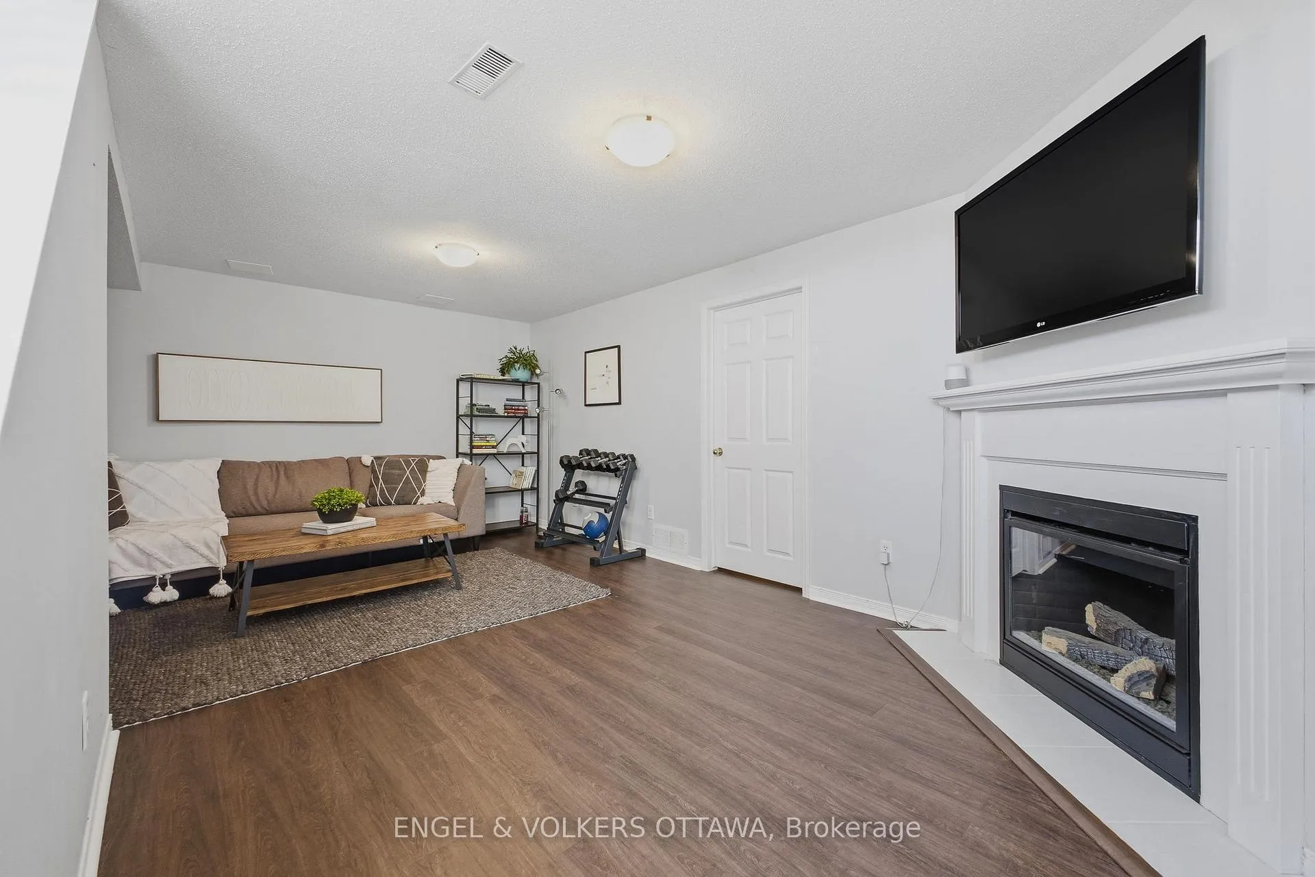 Photo 25 of 50 Carwood Circle, Ottawa, Carson Meadows — HOMEH