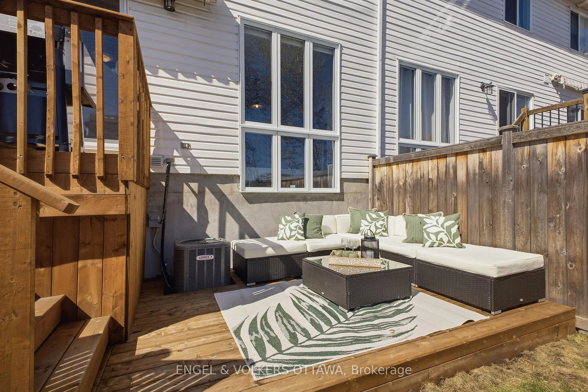 Photo 27 of 50 Carwood Circle, Ottawa, Carson Meadows — HOMEH