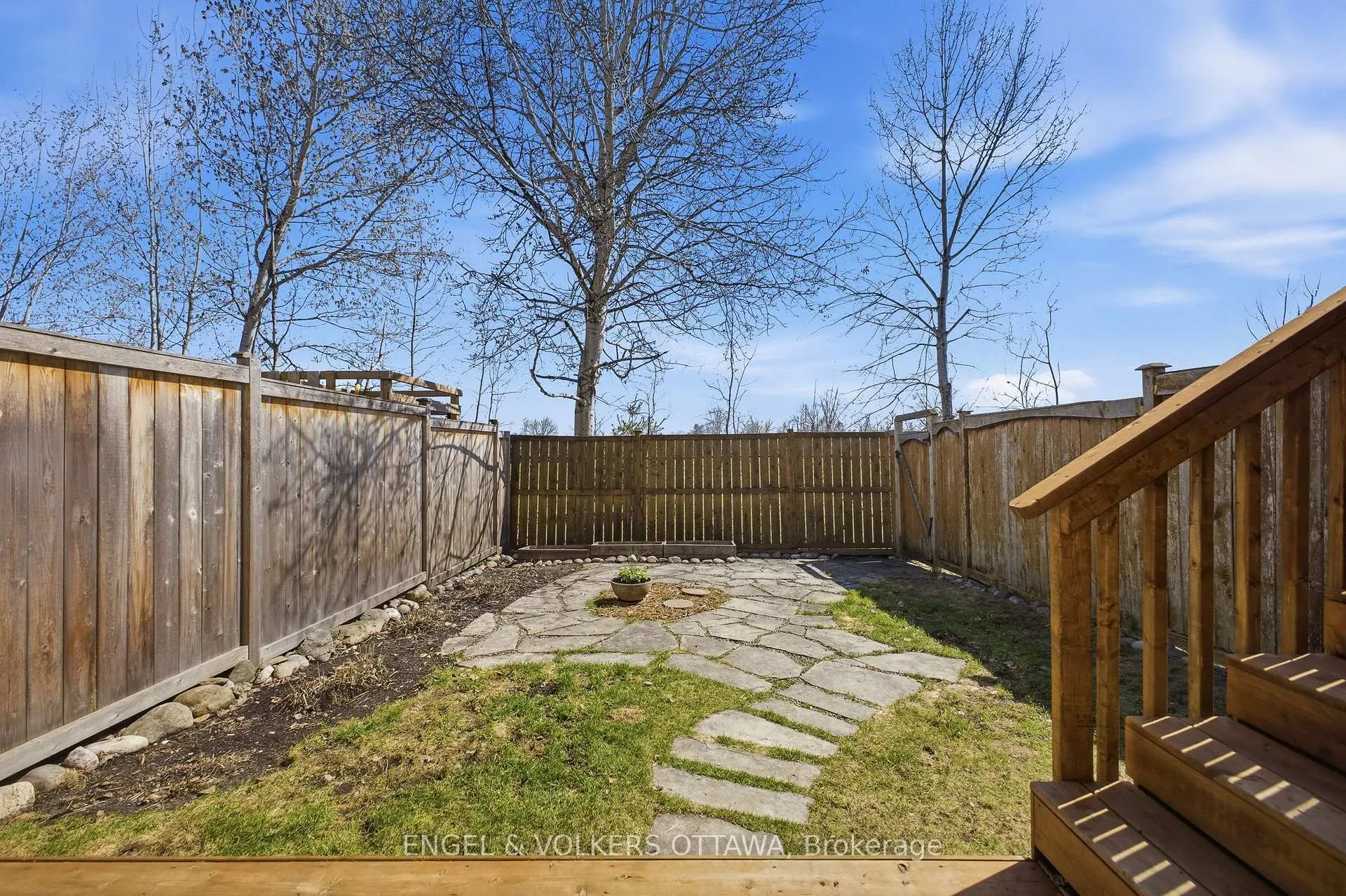 Photo 28 of 50 Carwood Circle, Ottawa, Carson Meadows — HOMEH