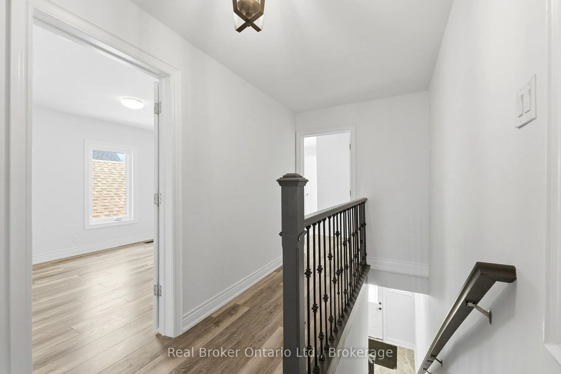 Photo 20 of Unit Upper, 167 Rosslyn Avenue N, Hamilton, Crown Point — HOMEH