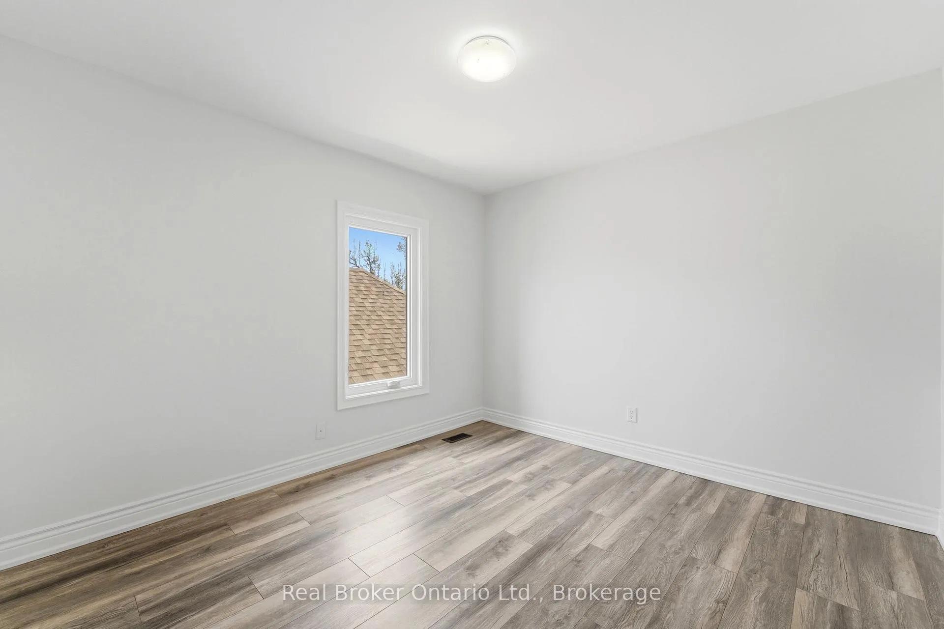 Photo 22 of Unit Upper, 167 Rosslyn Avenue N, Hamilton, Crown Point — HOMEH