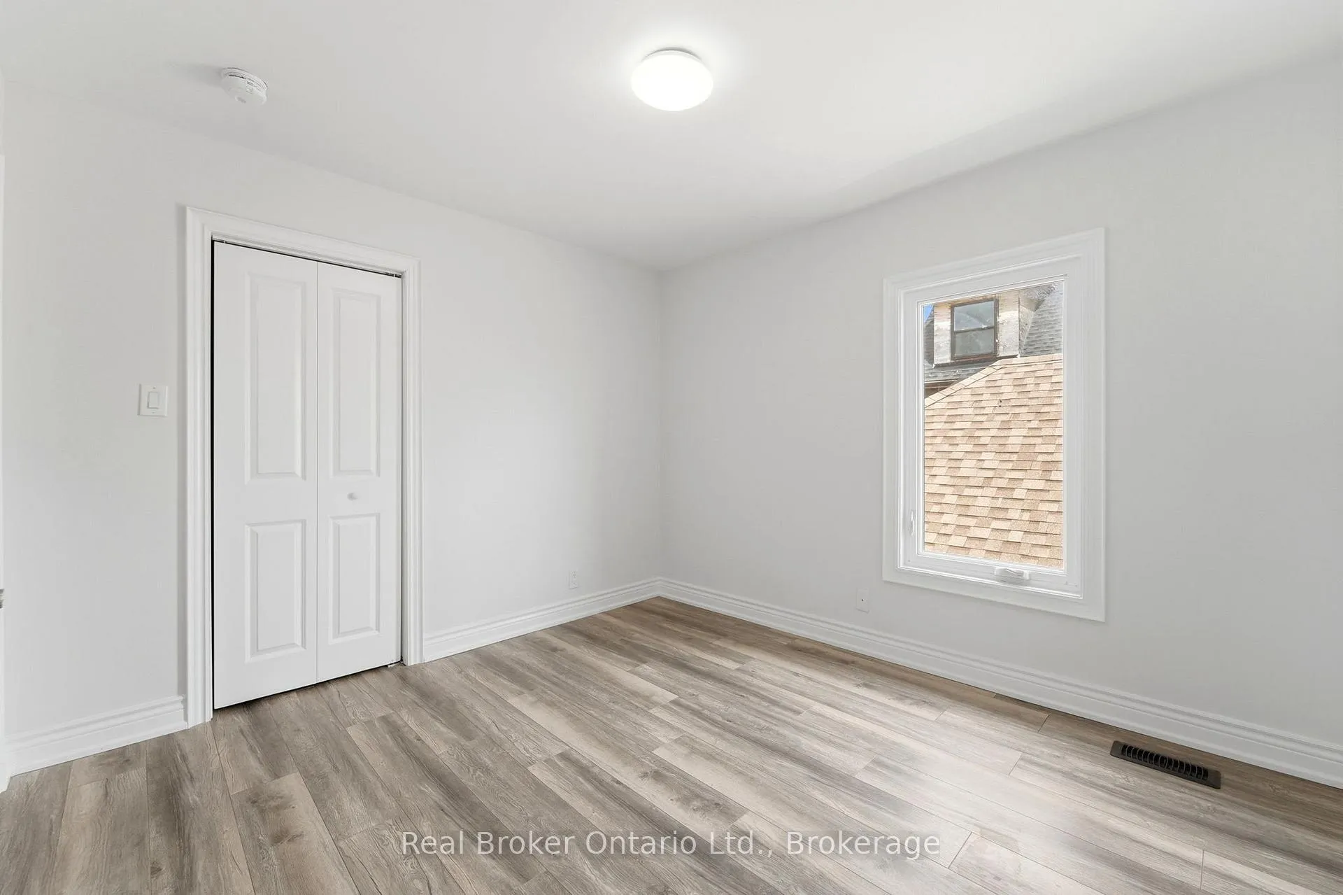 Photo 23 of Unit Upper, 167 Rosslyn Avenue N, Hamilton, Crown Point — HOMEH