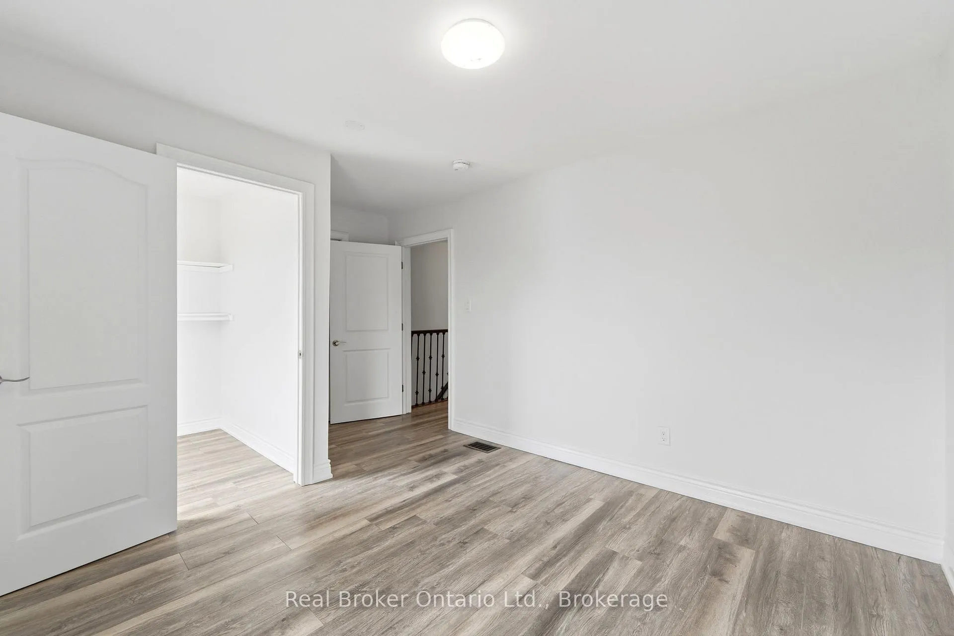 Photo 26 of Unit Upper, 167 Rosslyn Avenue N, Hamilton, Crown Point — HOMEH