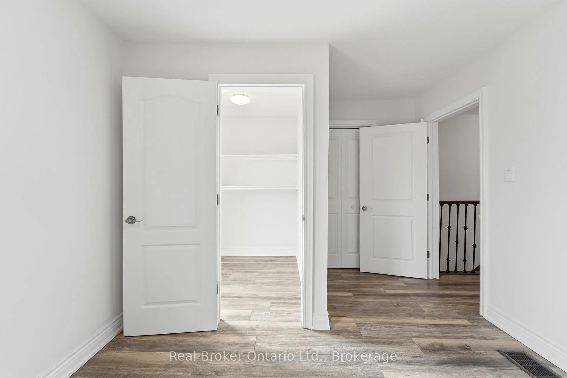 Photo 28 of Unit Upper, 167 Rosslyn Avenue N, Hamilton, Crown Point — HOMEH