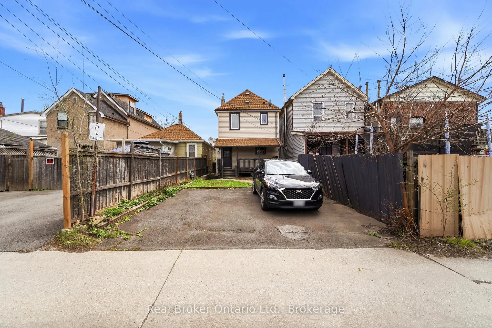 Photo 32 of Unit Upper, 167 Rosslyn Avenue N, Hamilton, Crown Point — HOMEH