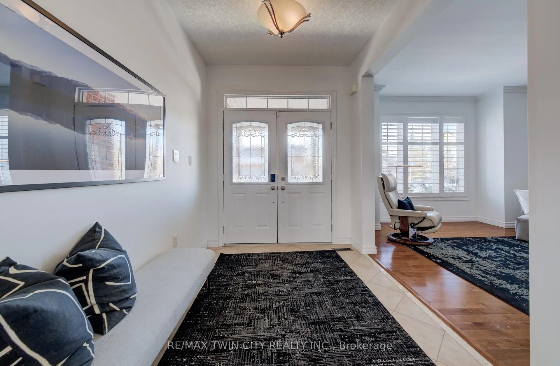 Photo 4 of 169 Falconridge Drive, Kitchener — HOMEH