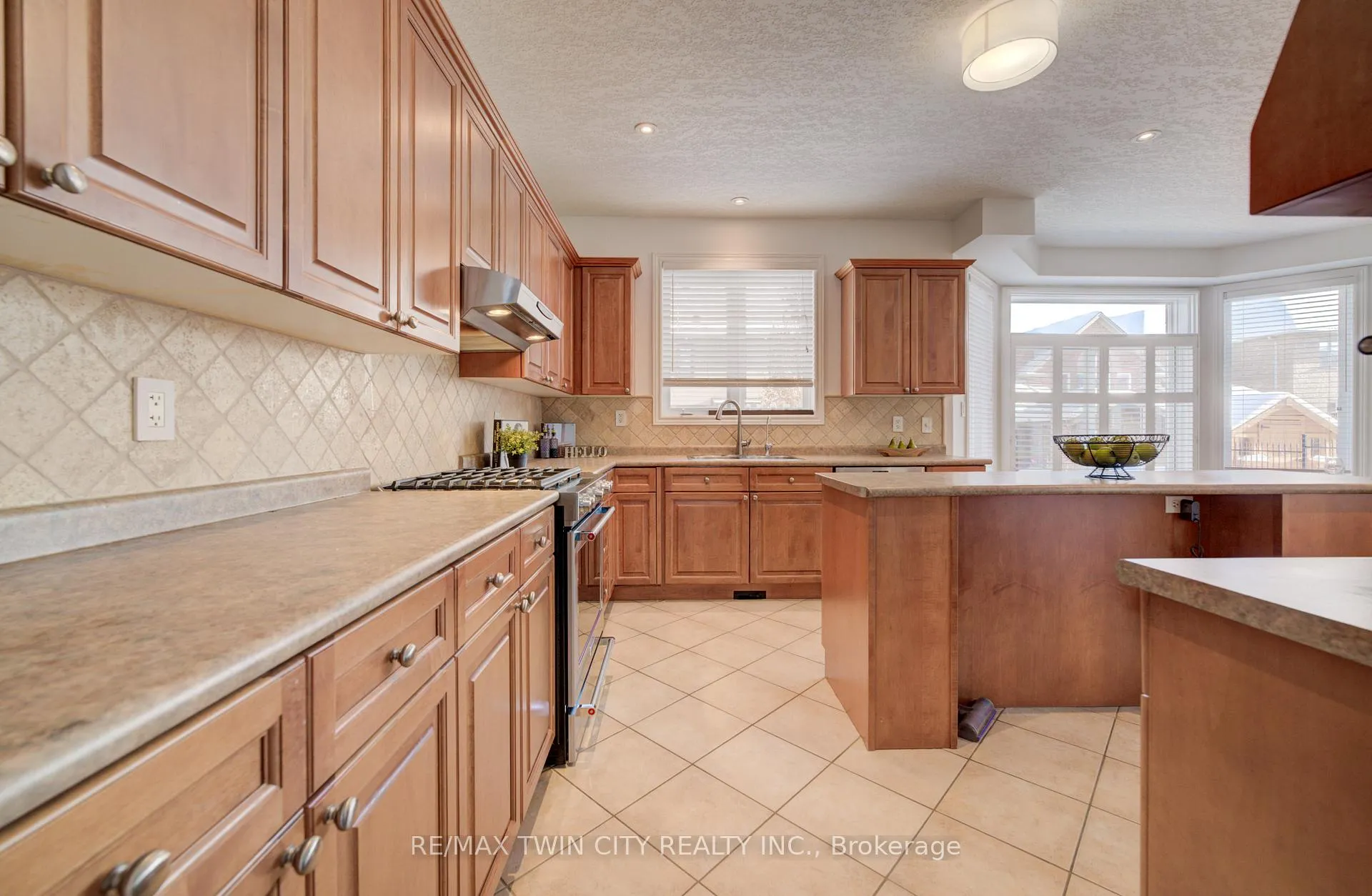 Photo 14 of 169 Falconridge Drive, Kitchener — HOMEH