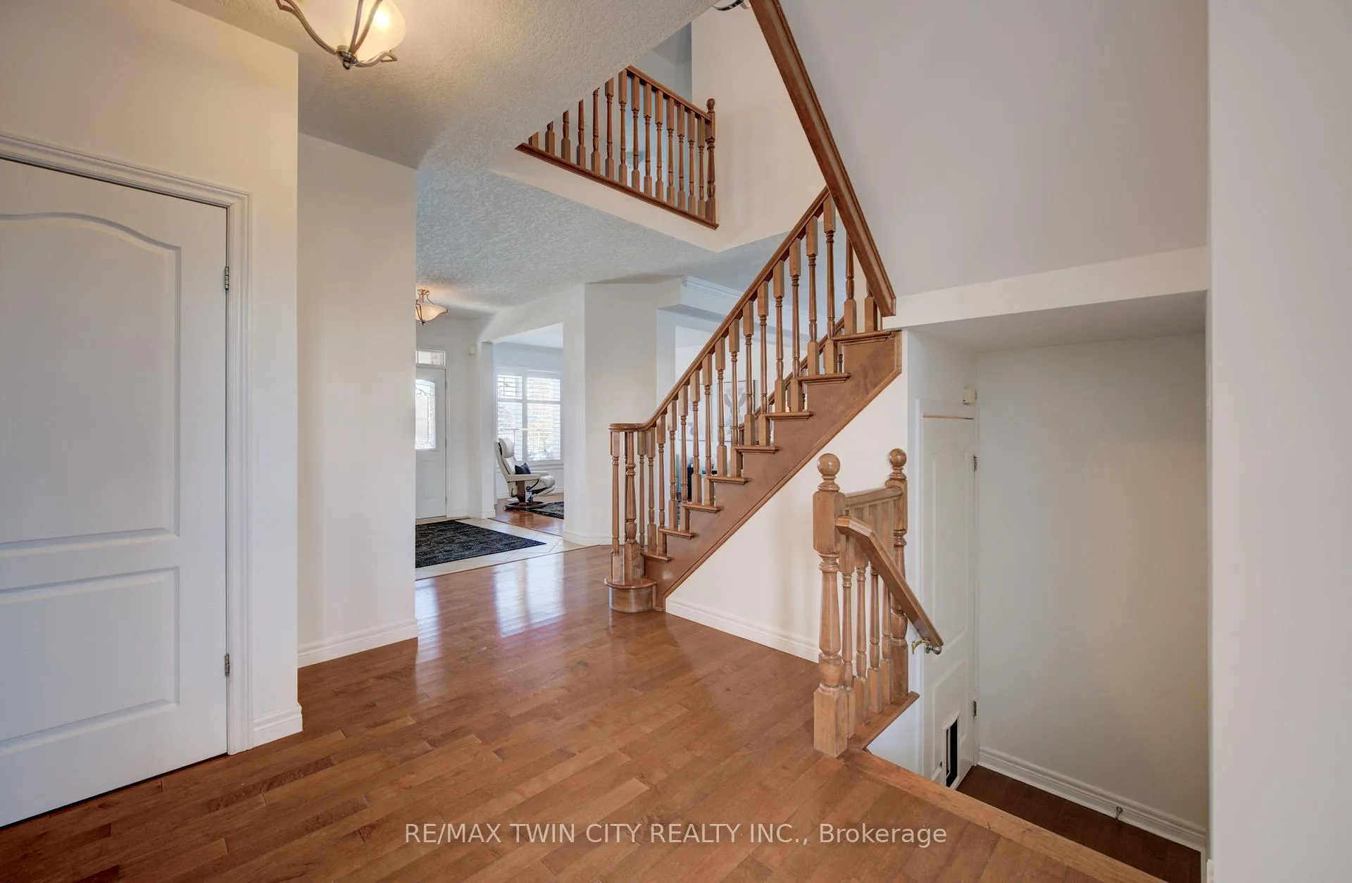 Photo 19 of 169 Falconridge Drive, Kitchener — HOMEH