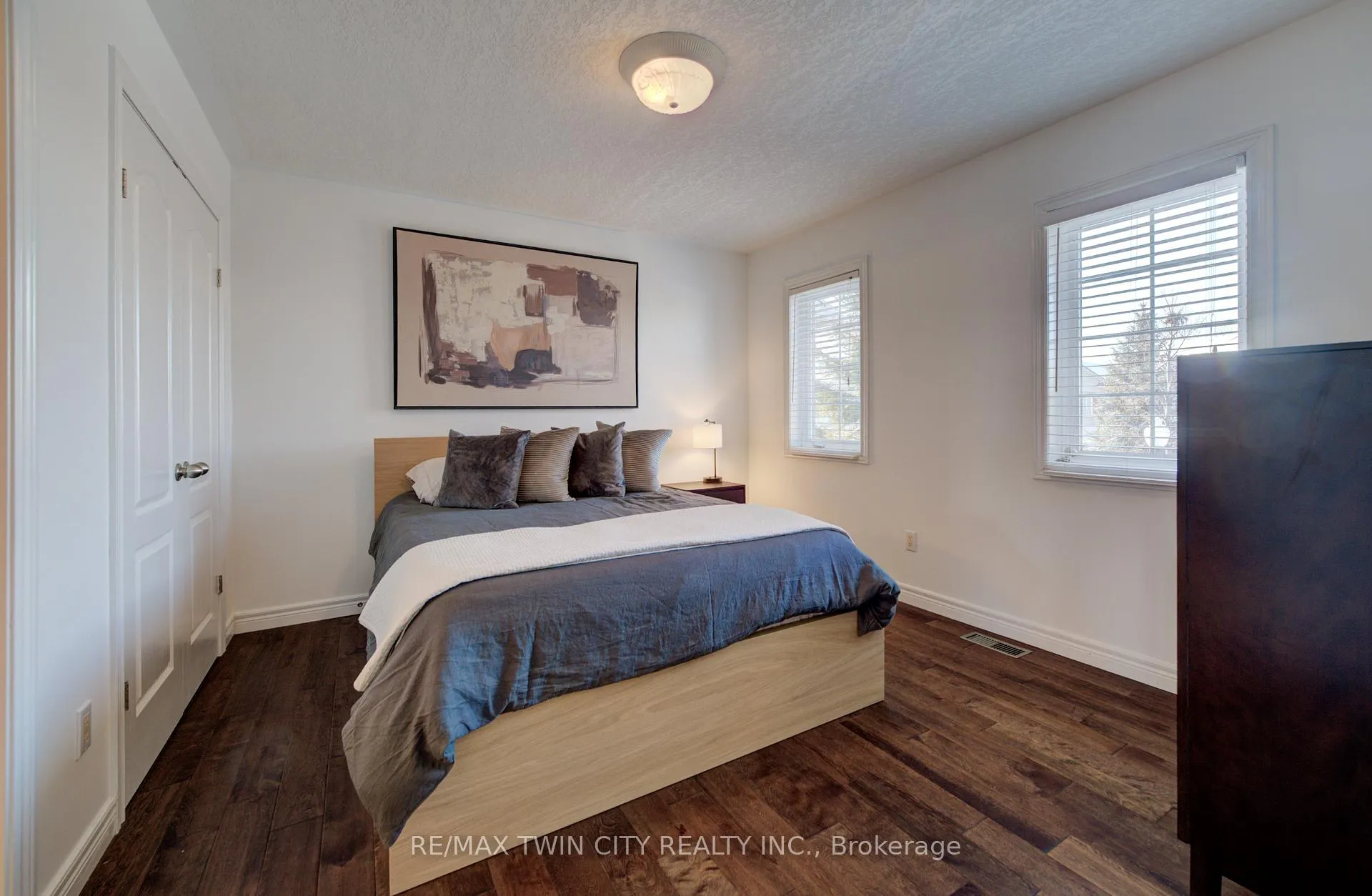 Photo 32 of 169 Falconridge Drive, Kitchener — HOMEH