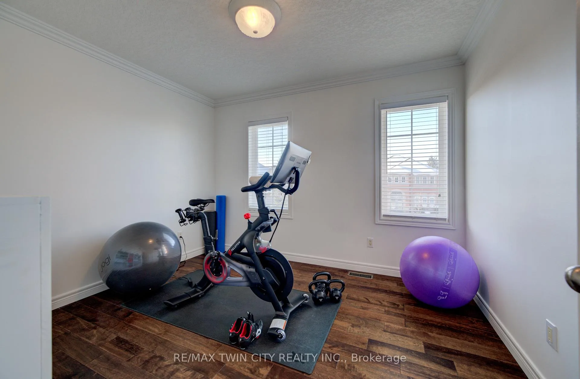 Photo 33 of 169 Falconridge Drive, Kitchener — HOMEH