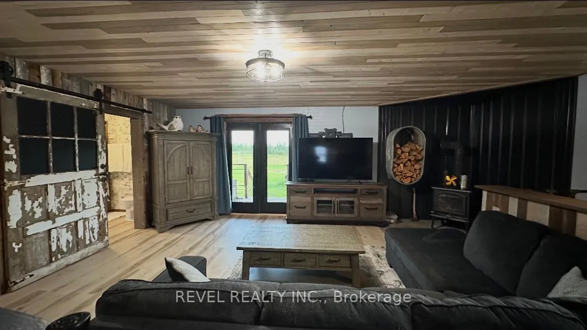 Photo 15 of 680 Peltola Road, Cochrane — HOMEH
