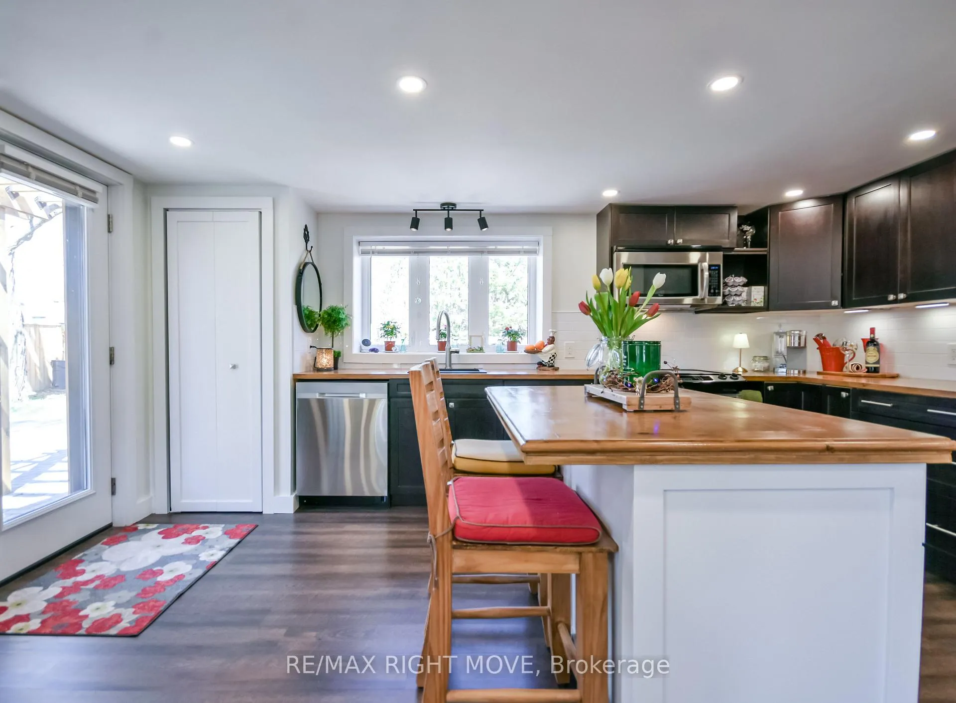 Photo 10 of 51 Walker Avenue, Orillia — HOMEH