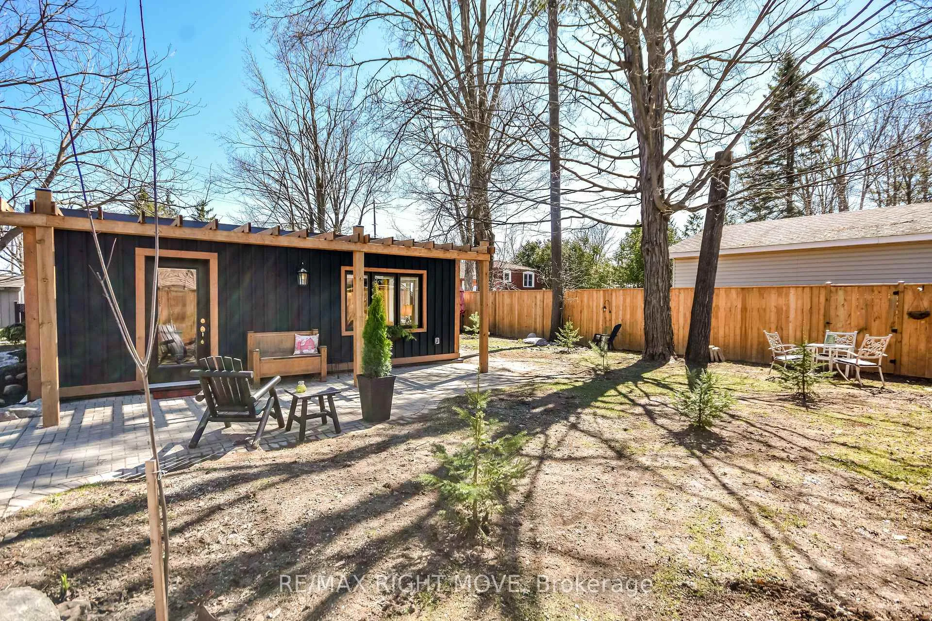 Photo 41 of 51 Walker Avenue, Orillia — HOMEH